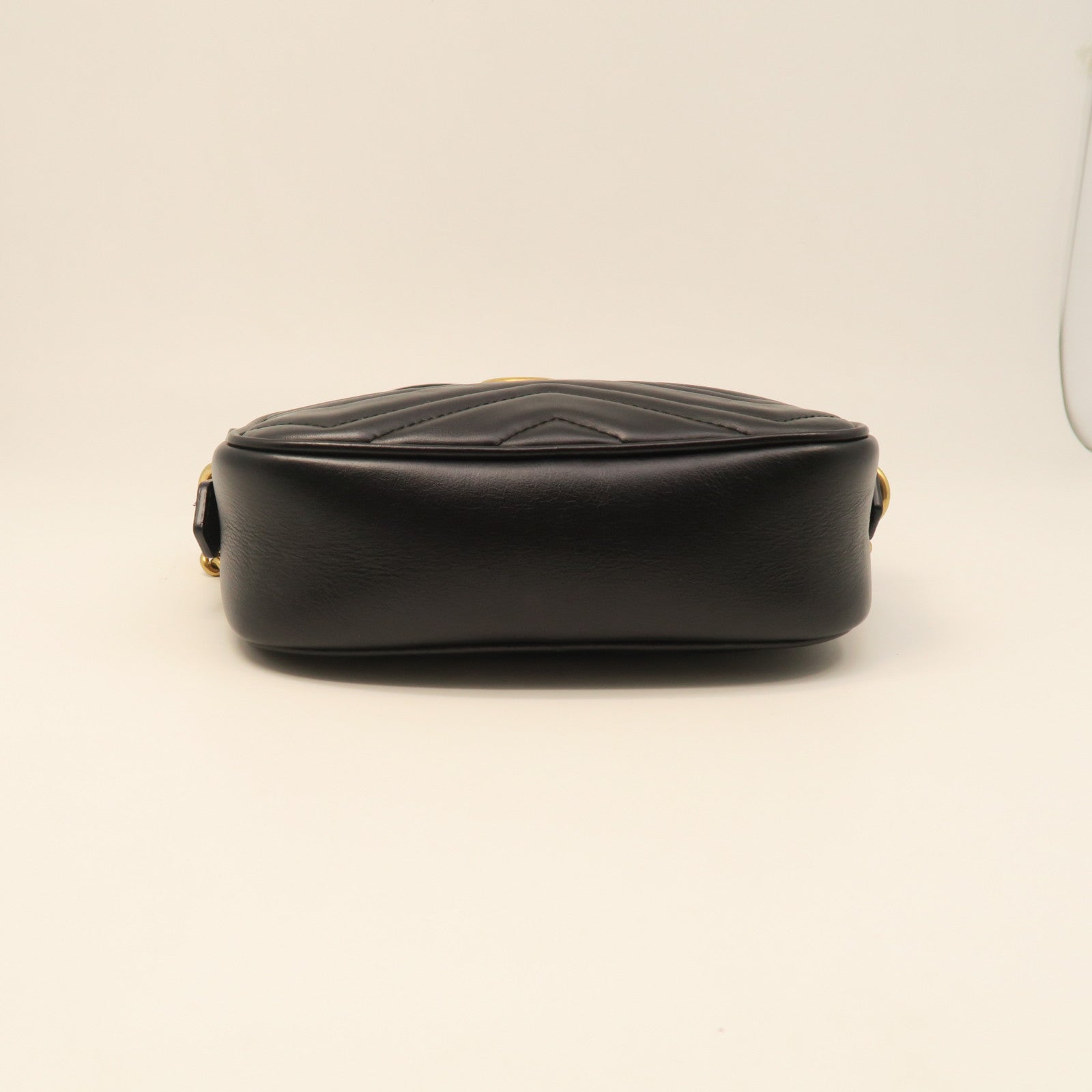 GUCCI cowhide leather GG MARMONT gold buckle shoulder bag black