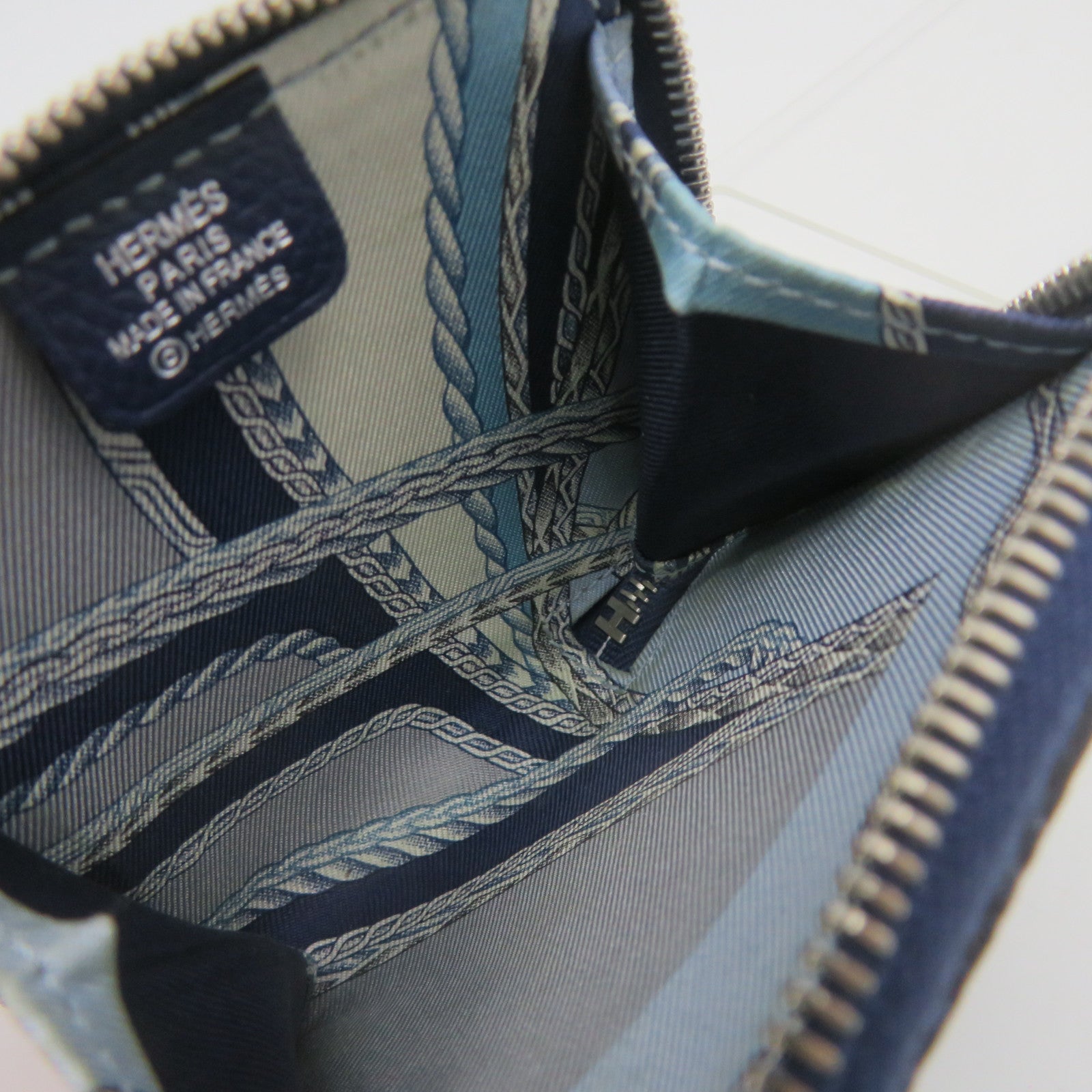 HERMES Epsom皮革Silk in Compact Coin Case銀扣拉鏈短零錢包Bleu Saphir藍色