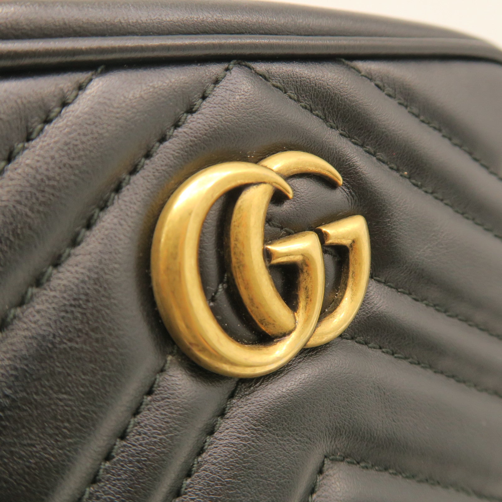 GUCCI cowhide leather GG MARMONT gold buckle shoulder bag black