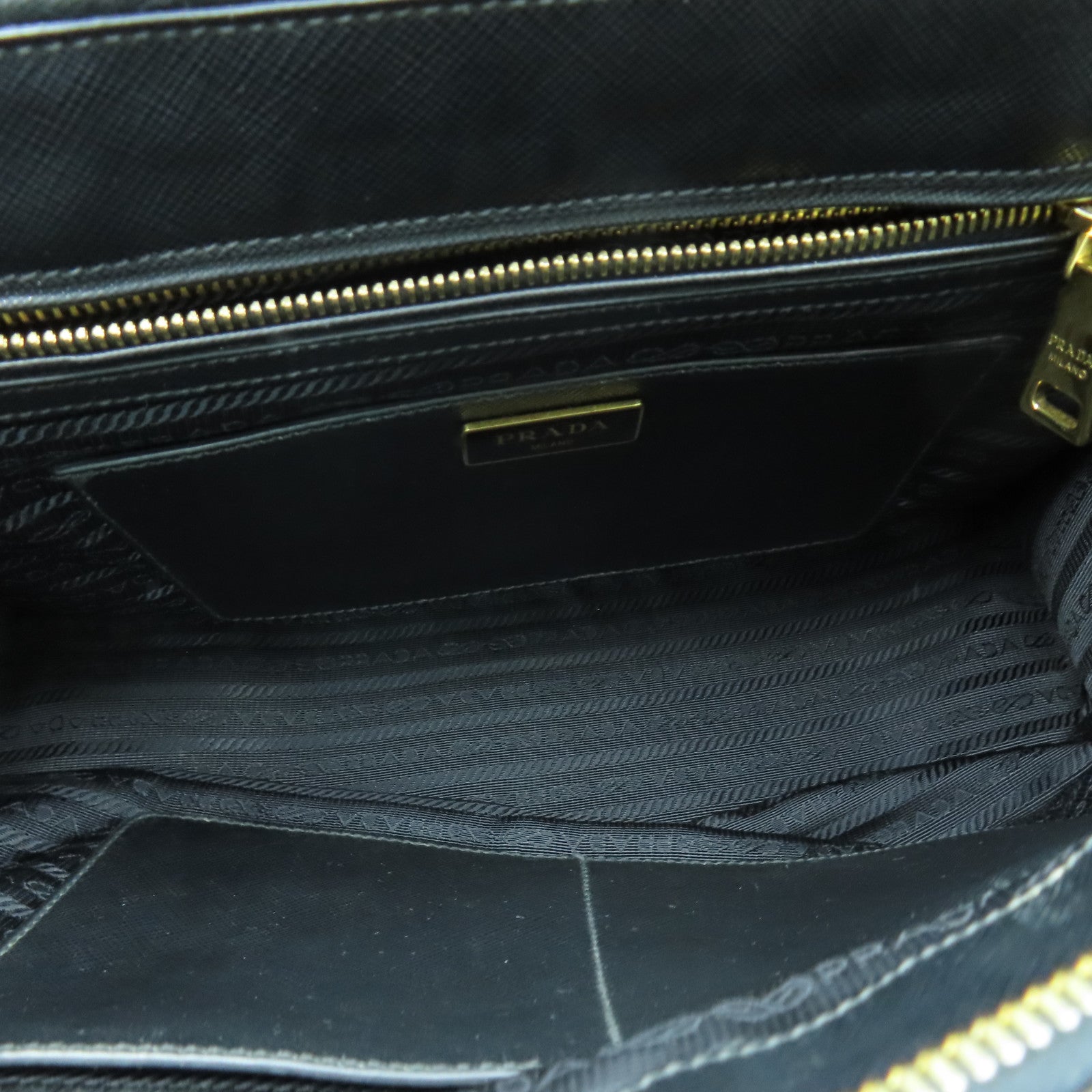PRADA Saffiano Lux 2 Way Shoulder金扣手挽肩背兩用袋黑色