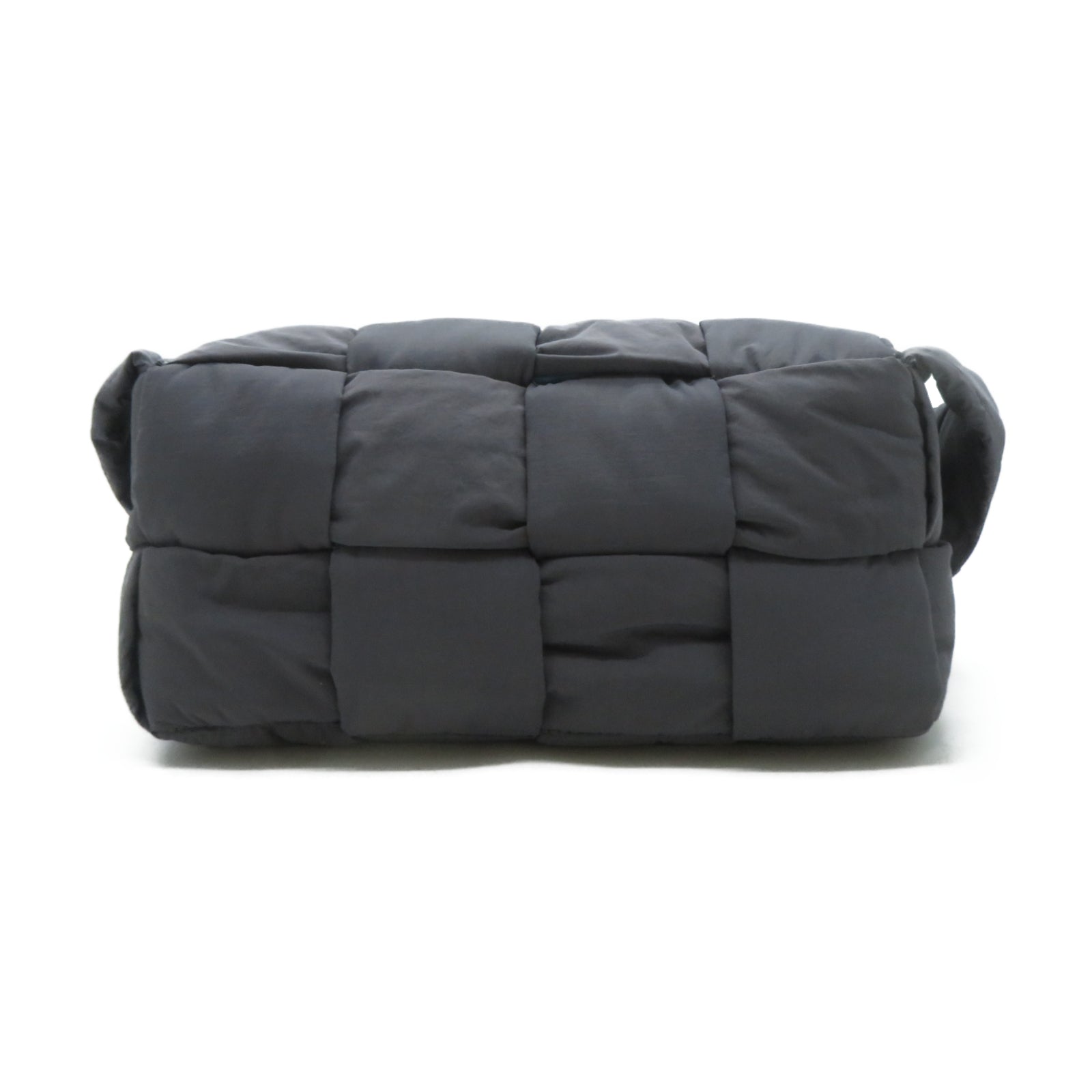 BOTTEGA VENETA 尼龍Padded Tech Cassette Bag銀扣肩背袋灰色