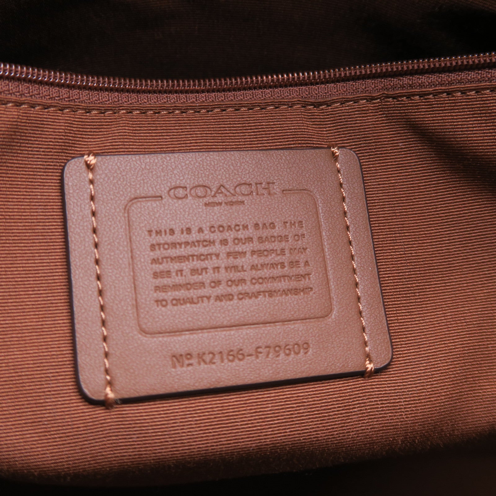 COACH 涂层帆布Tote Bag金扣手挽袋啡色