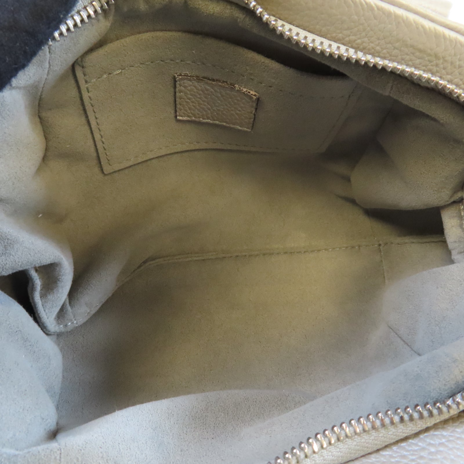 LOUIS VUITTON Mahina Scara Mini銀扣肩背袋銀色