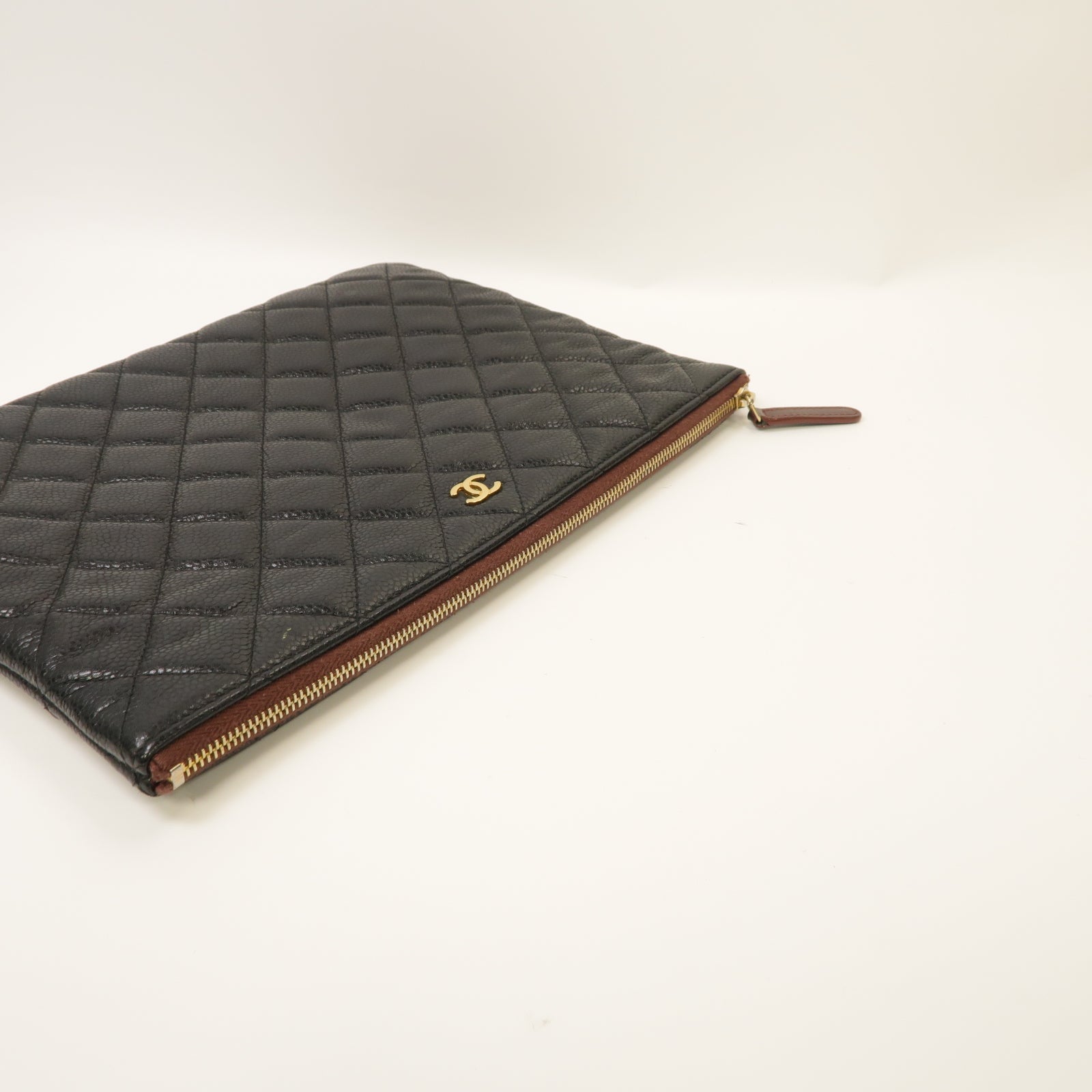CHANEL 菱格Caviar皮革Pouch/Clutch金扣手拿包黑色