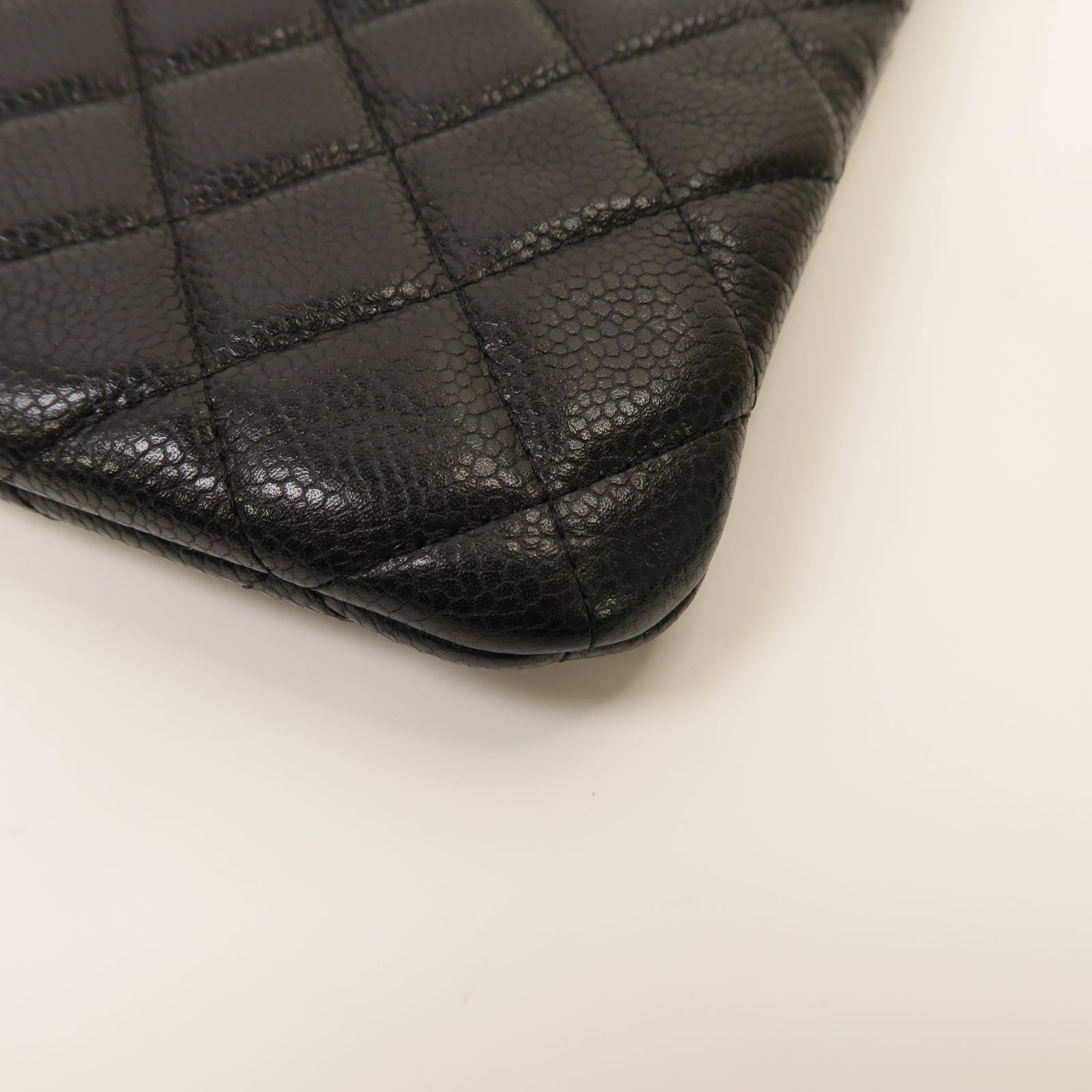 CHANEL 菱格Caviar皮革Pouch/Clutch金扣手拿包黑色