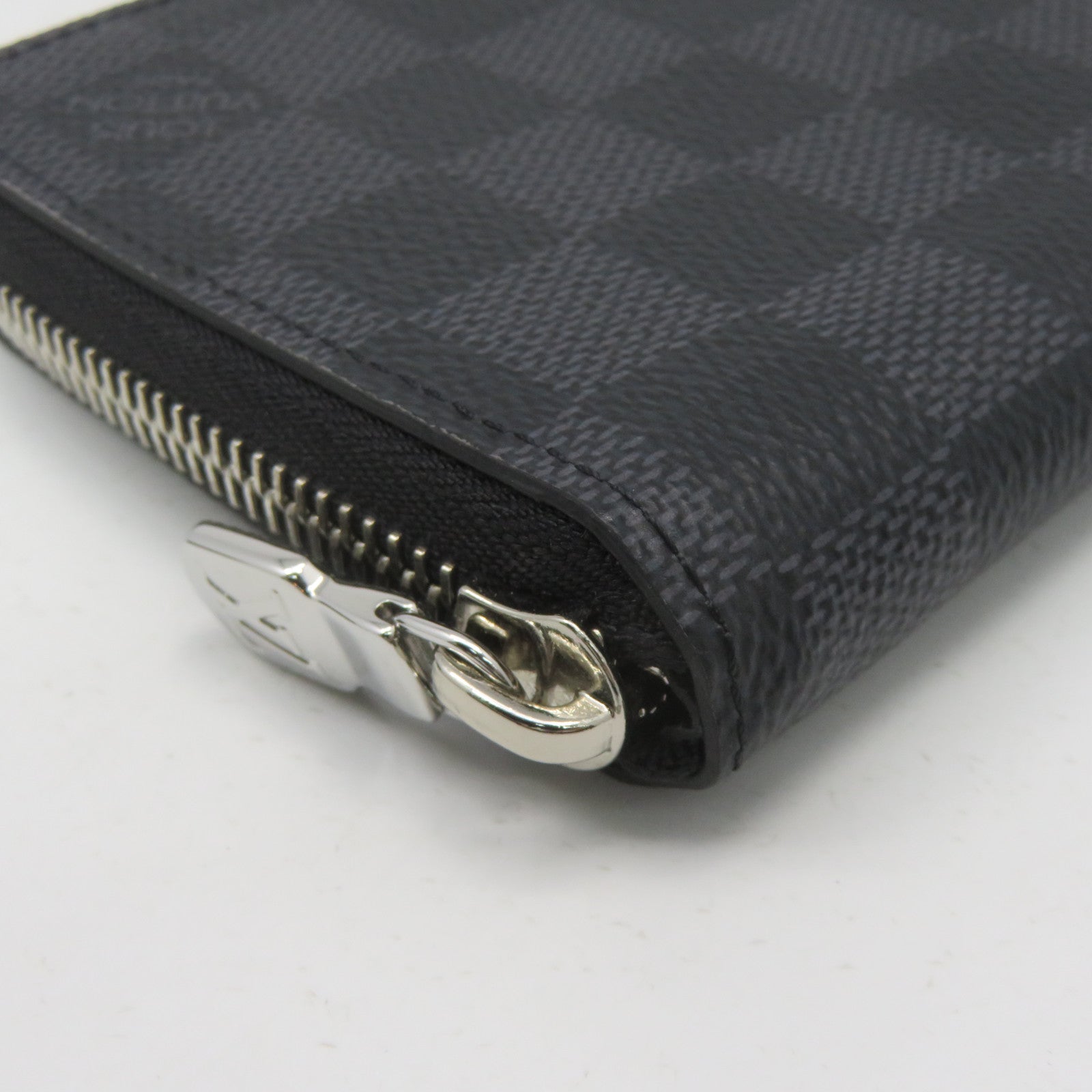 LOUIS VUITTON Damier Long Wallet Silver Buckle Long Wallet Black