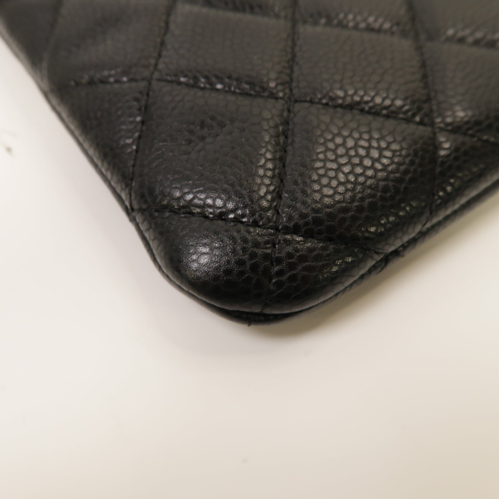 CHANEL 菱格Caviar皮革Pouch/Clutch金扣手拿包黑色