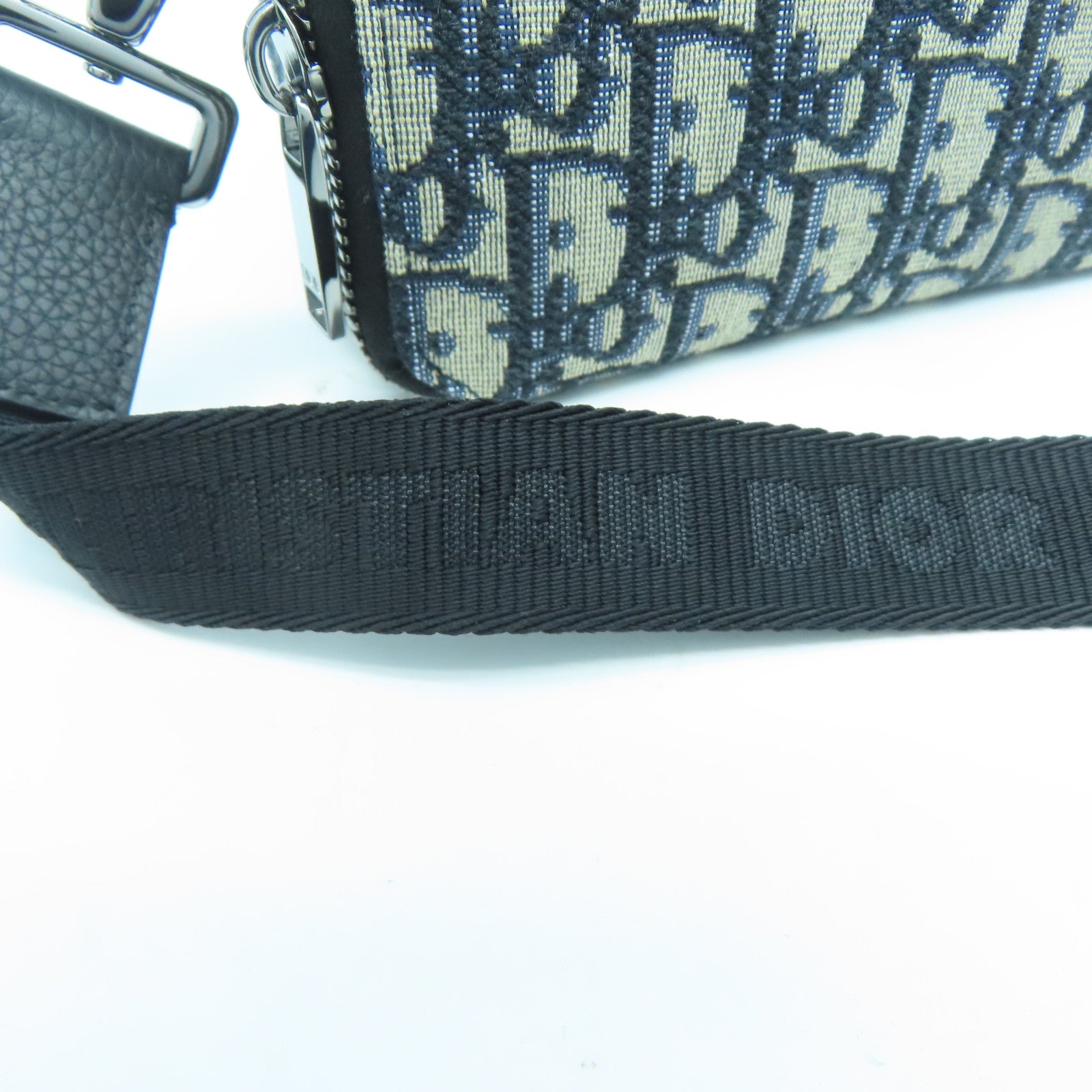 Dior 帆布Pouch With Strap銀扣肩背袋黑色/藍色