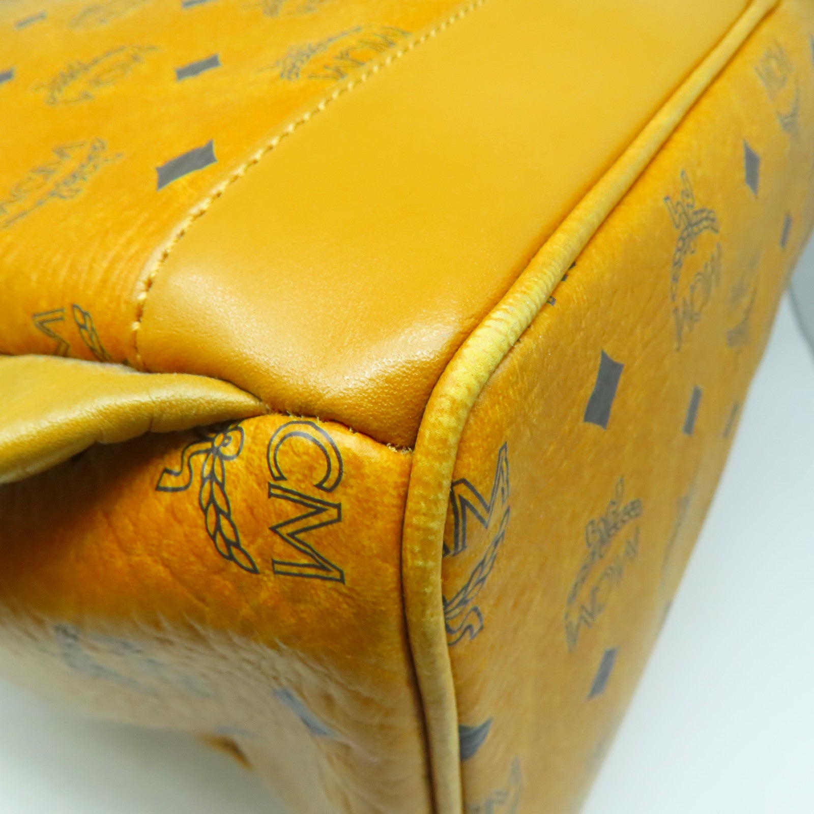 MCM 牛皮皮革Backpack金扣背包啡色