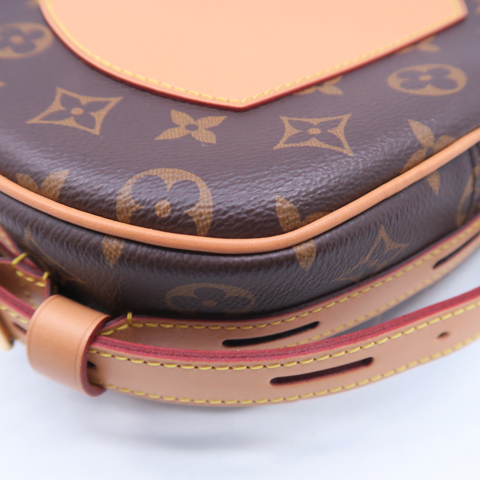 LOUIS VUITTON Monogram Boite Chapean Soulpe MM金扣肩背袋啡色