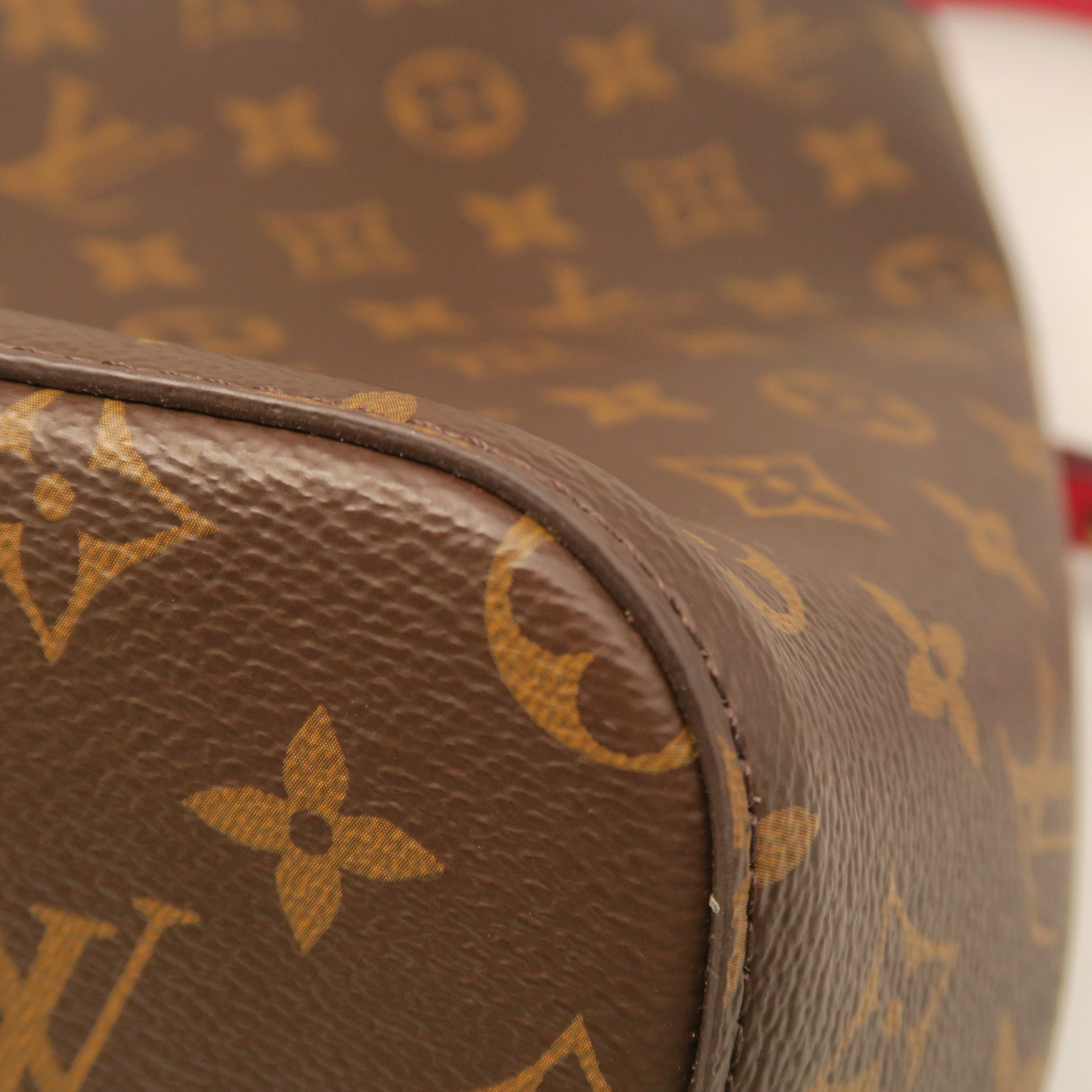 LOUIS VUITTON Monogram Neo Noe Gold Buckle Shoulder Bag Brown