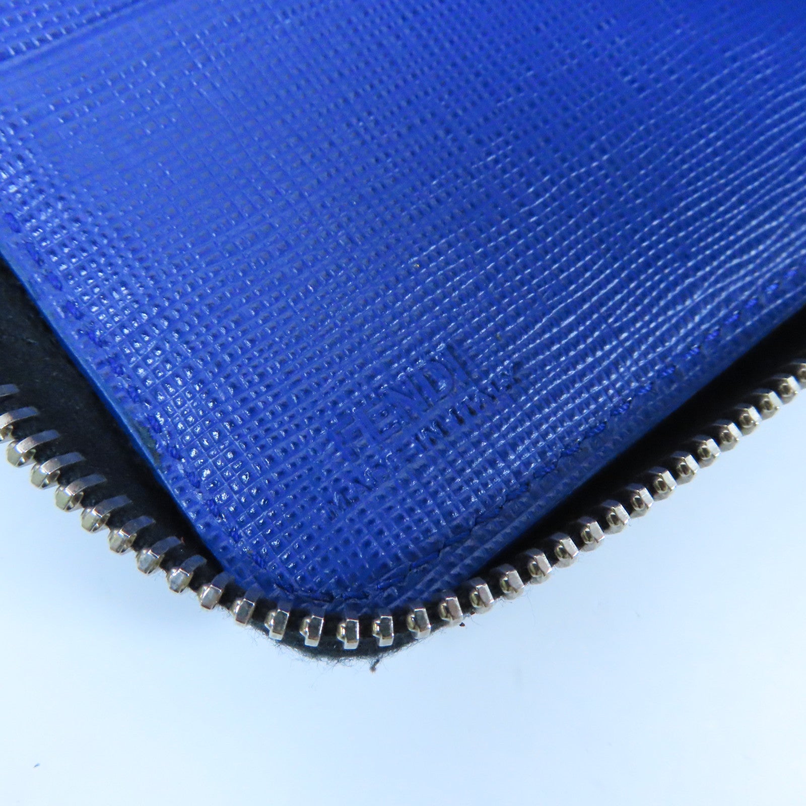 FENDI 牛皮皮革/水貂毛Karlito Fold Wallet銀扣錢包黑色