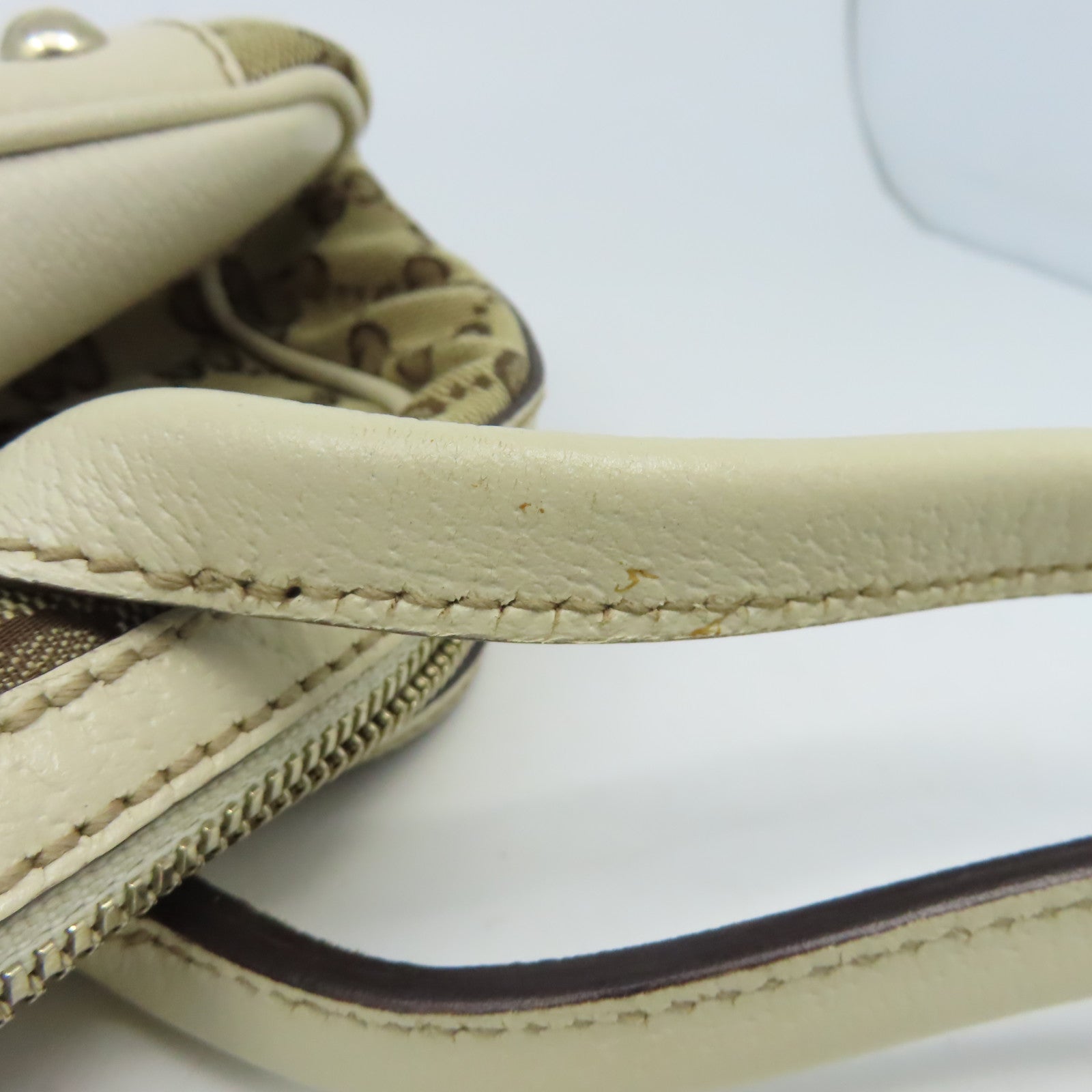 GUCCI 帆布Shoulder Bag金扣肩背袋米色