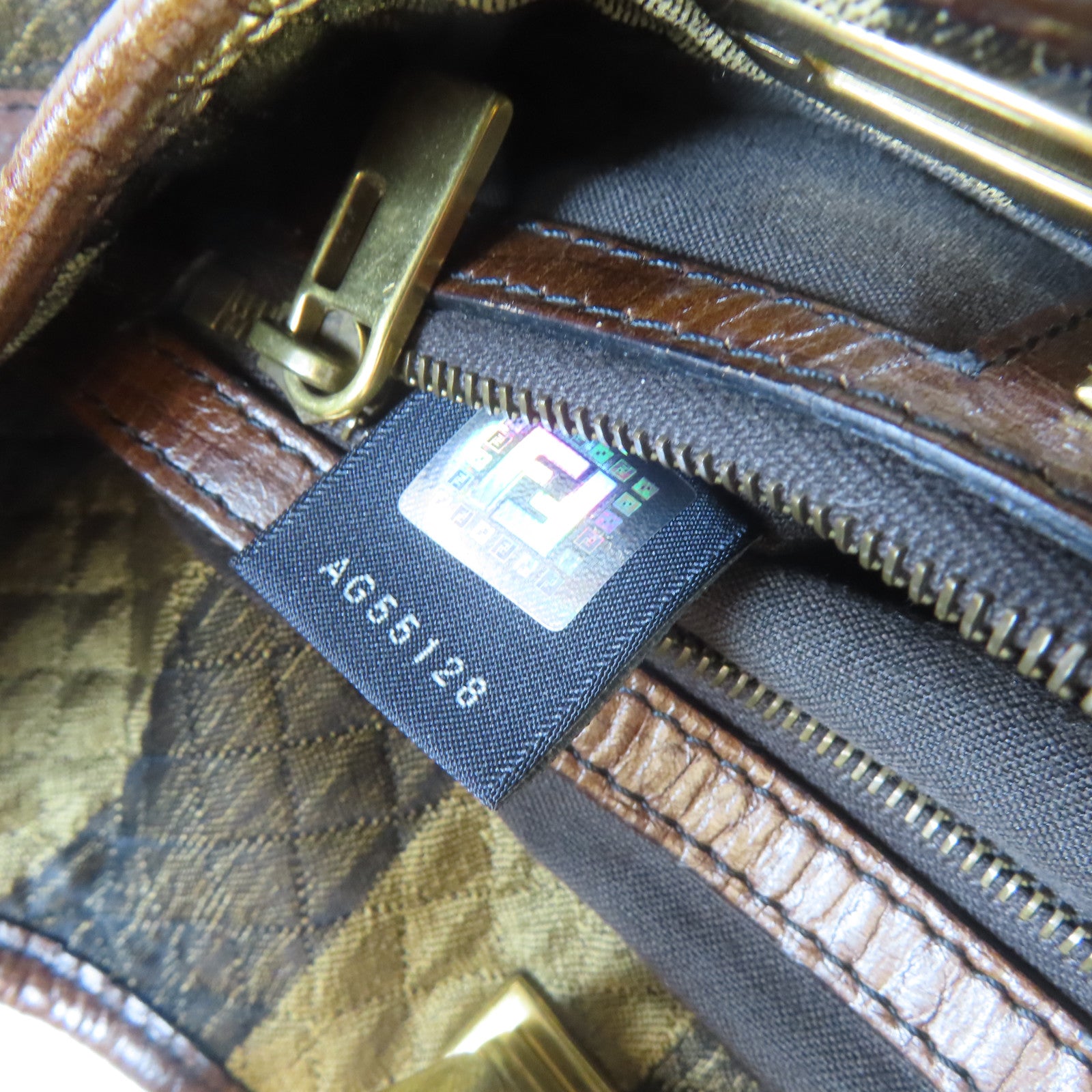 FENDI 帆布Shoulder Bag金扣肩背袋啡色