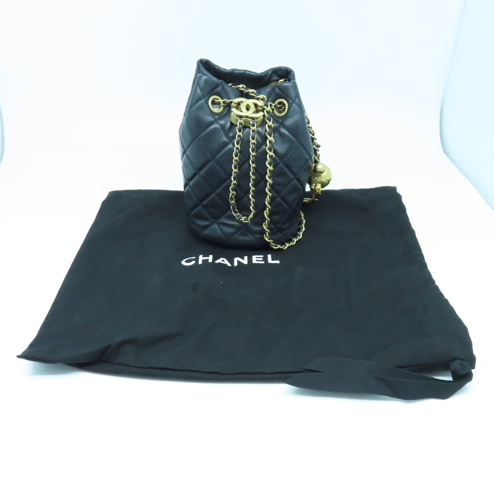CHANEL 菱格羊皮皮革Bucket Bag金扣鏈帶肩背袋黑色