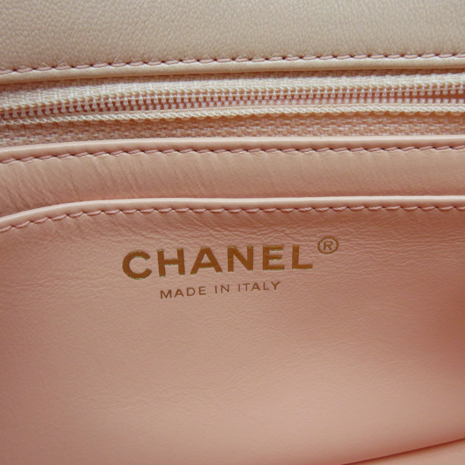 CHANEL 菱格羊皮皮革Chain Shoulder金扣鏈帶肩背袋鮭魚粉紅色