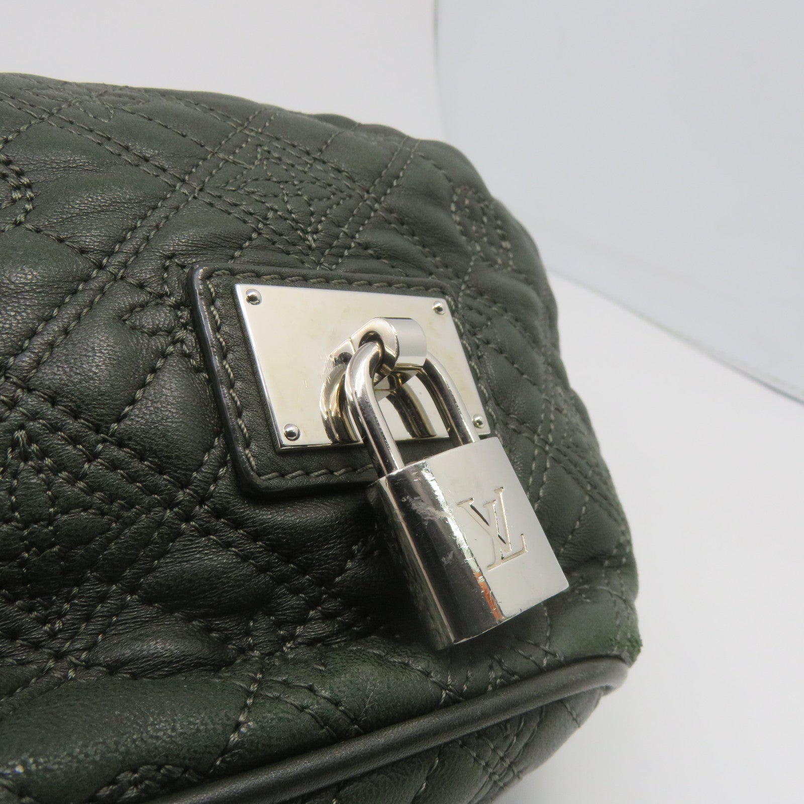 LOUIS VUITTON Sheepskin Leather Lilia PM Silver Buckle Shoulder Bag Green