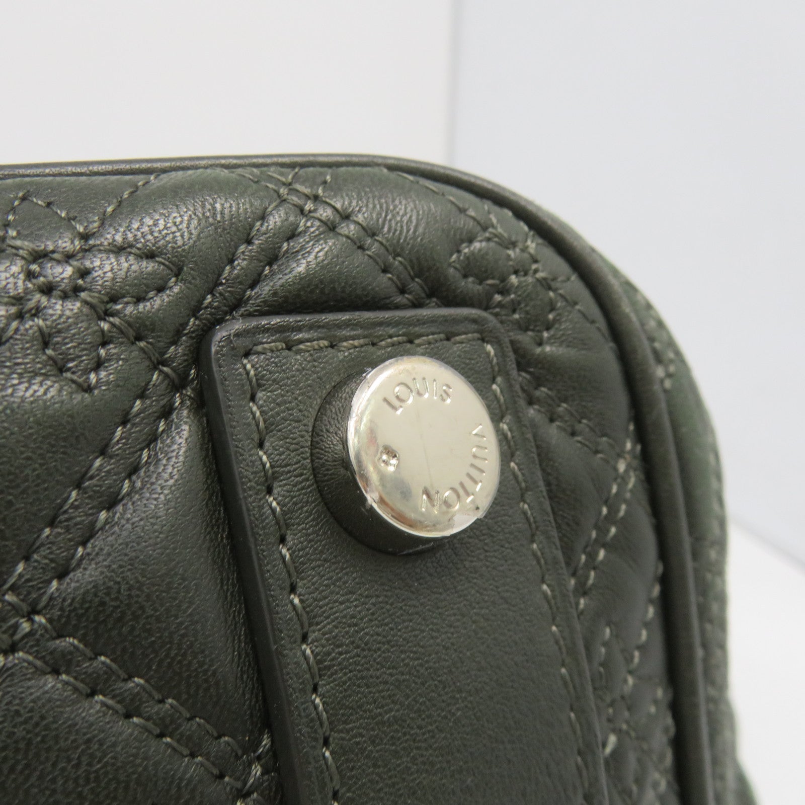 LOUIS VUITTON Sheepskin Leather Lilia PM Silver Buckle Shoulder Bag Green