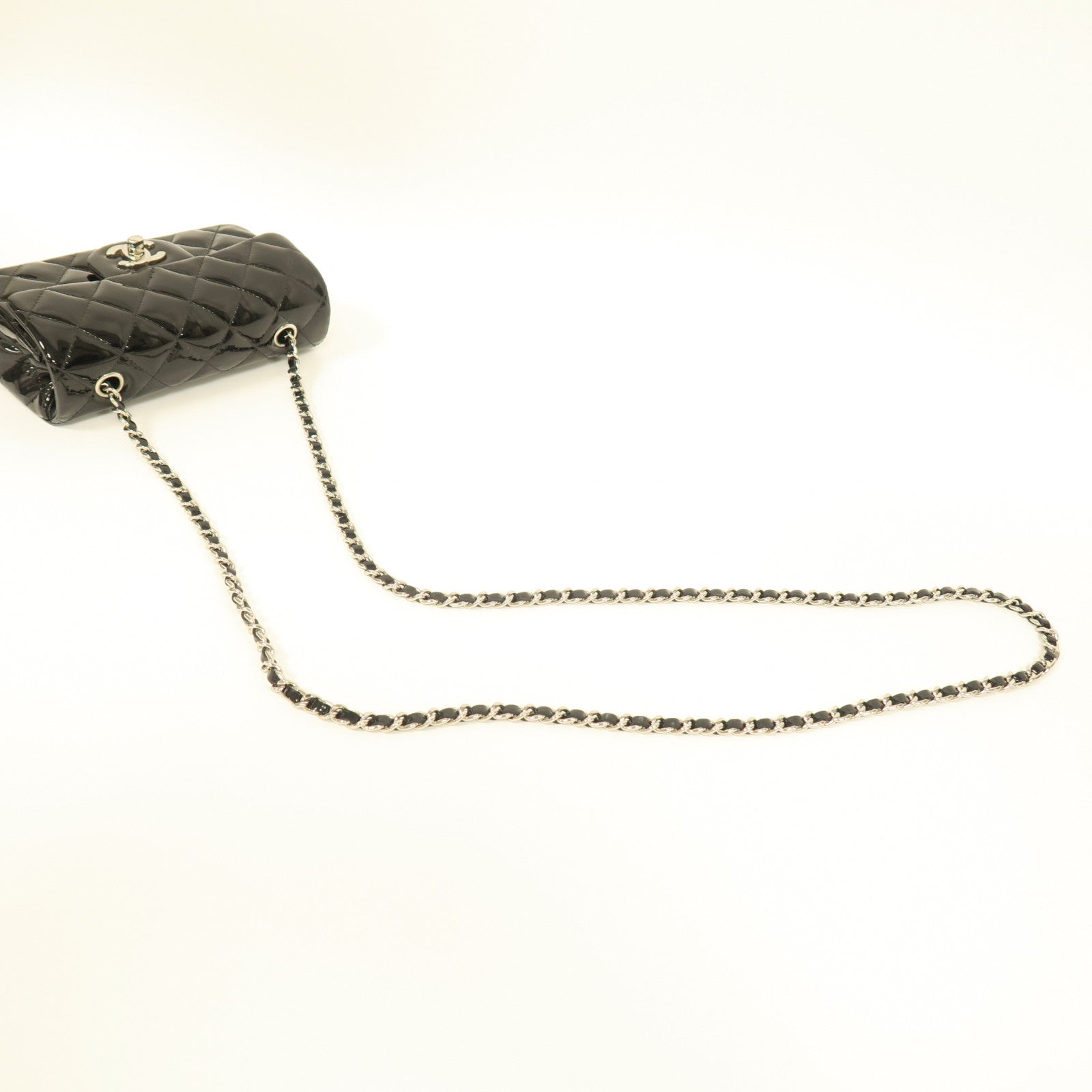 CHANEL 菱格漆皮皮革Chain Shoulder銀扣鏈帶肩背袋黑色