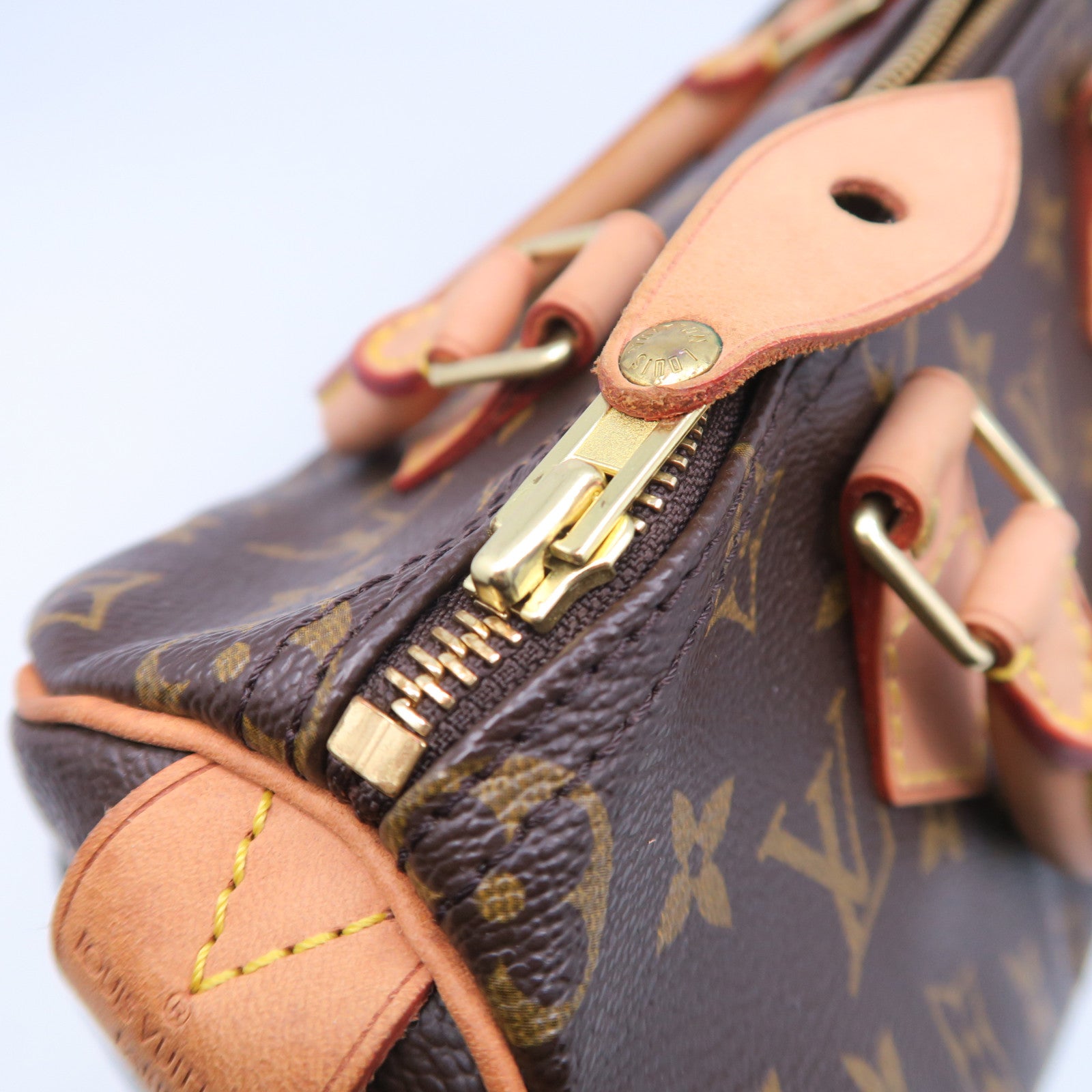 LOUIS VUITTON Monogram Speedy 25金扣手挽袋啡色