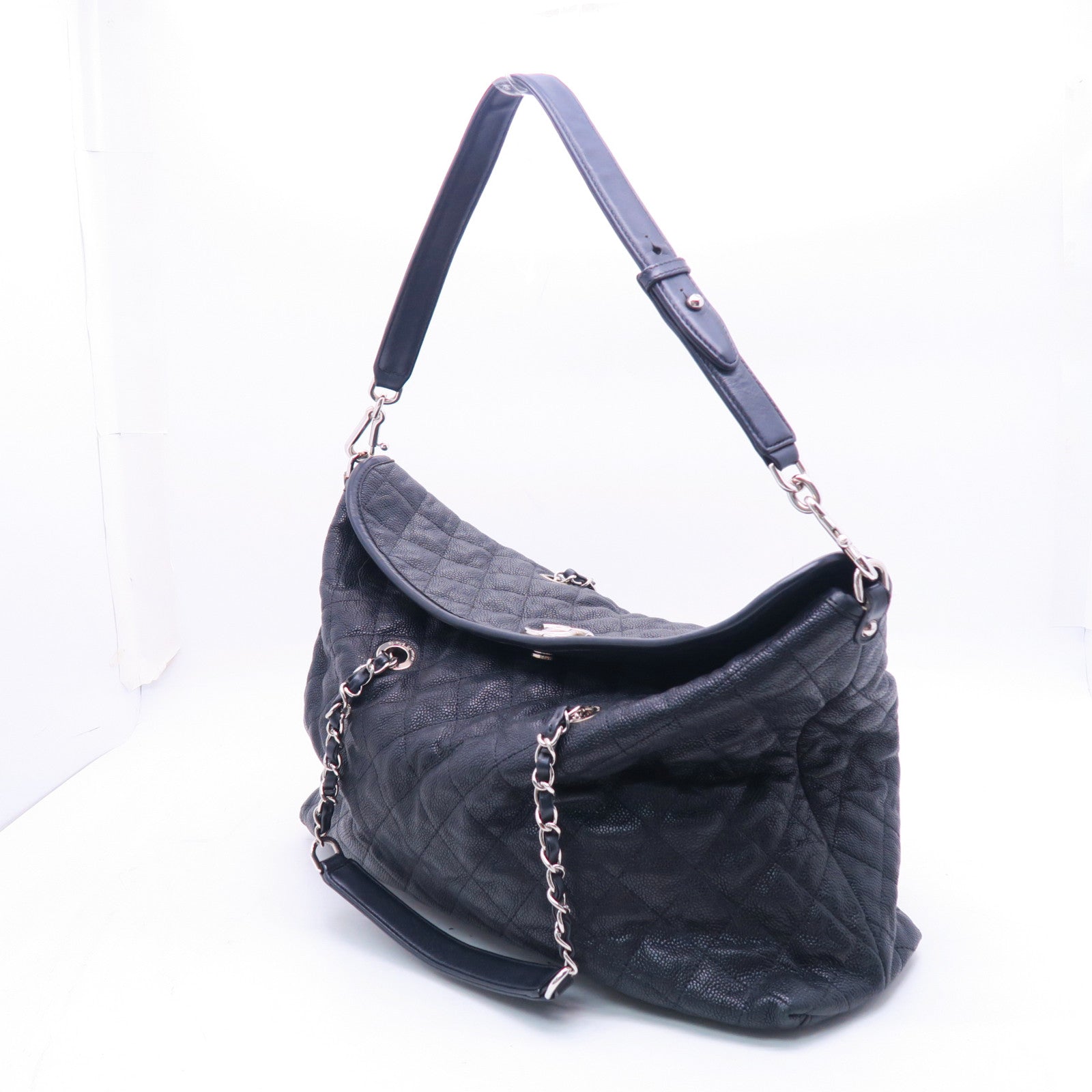CHANEL 菱格Caviar皮革Chain Shoulder銀扣肩背袋黑色