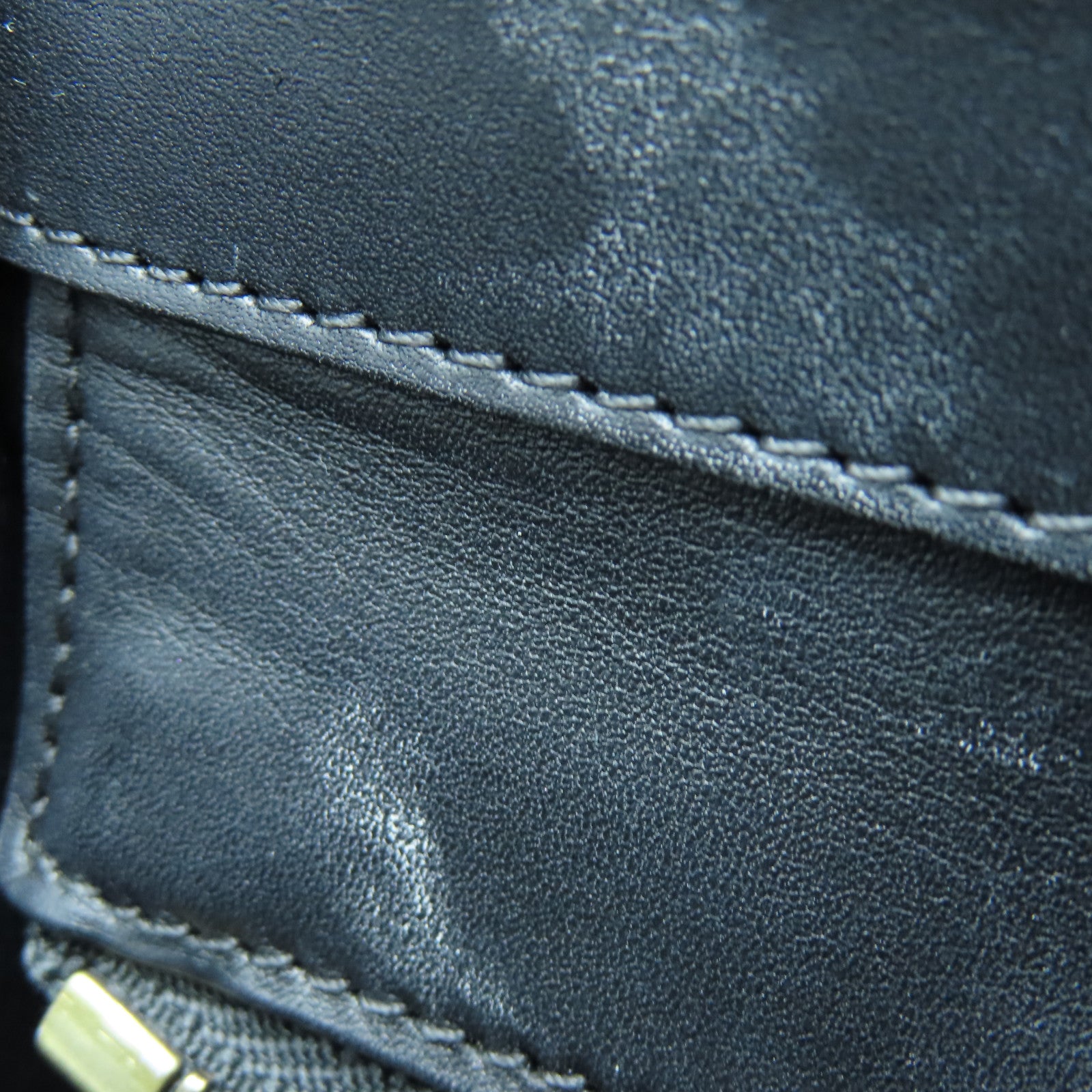 CELINE 牛皮皮革Micro Luggage金扣手挽袋黑色/白色/棕色