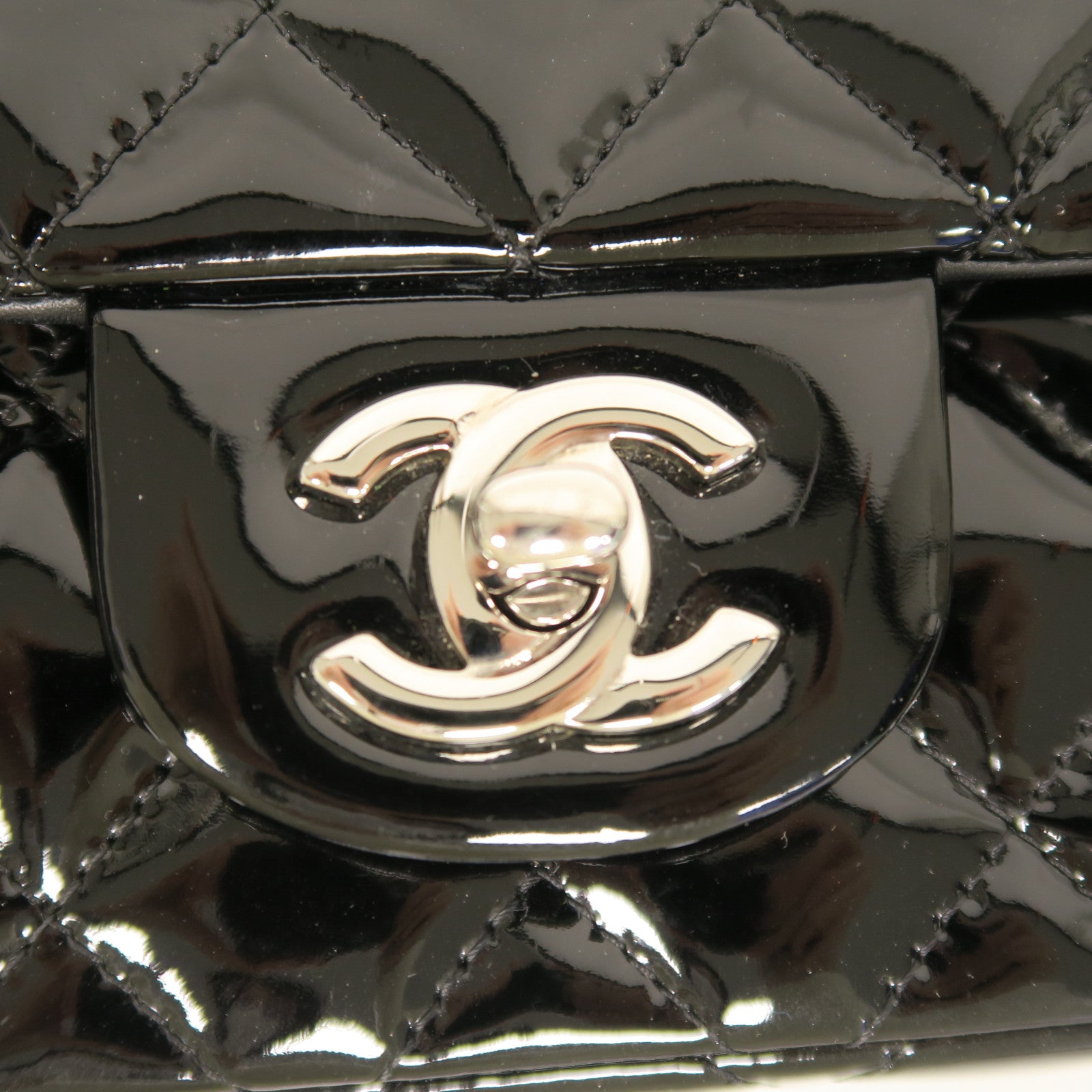 CHANEL 菱格漆皮皮革Chain Shoulder銀扣鏈帶肩背袋黑色