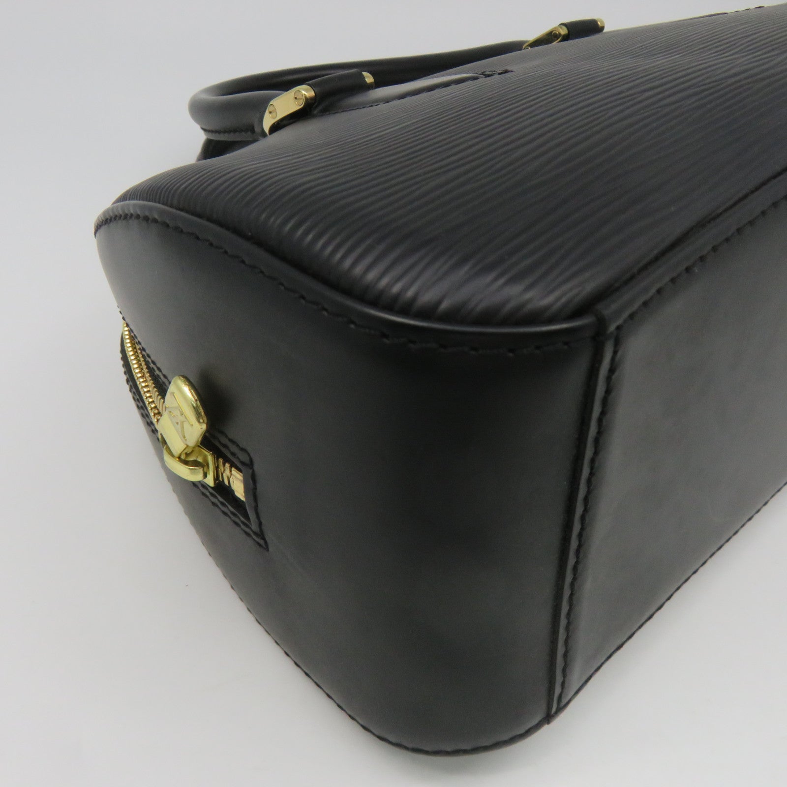 LOUIS VUITTON Epi Jasmin Gold Buckle Handle Bag Black