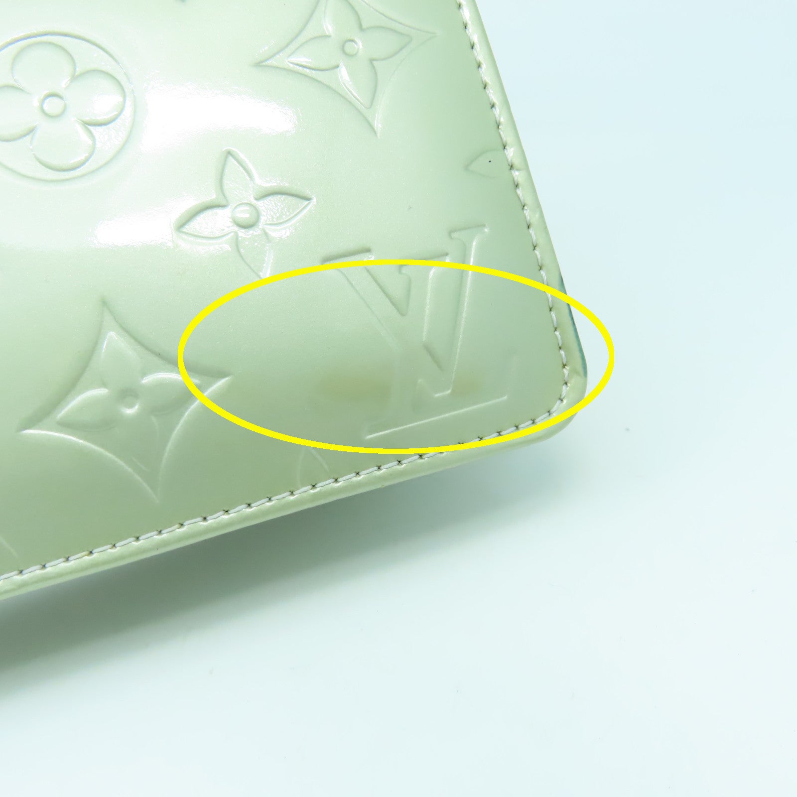 LOUIS VUITTON Vernis Lexington Pochette金扣手挽袋銀色