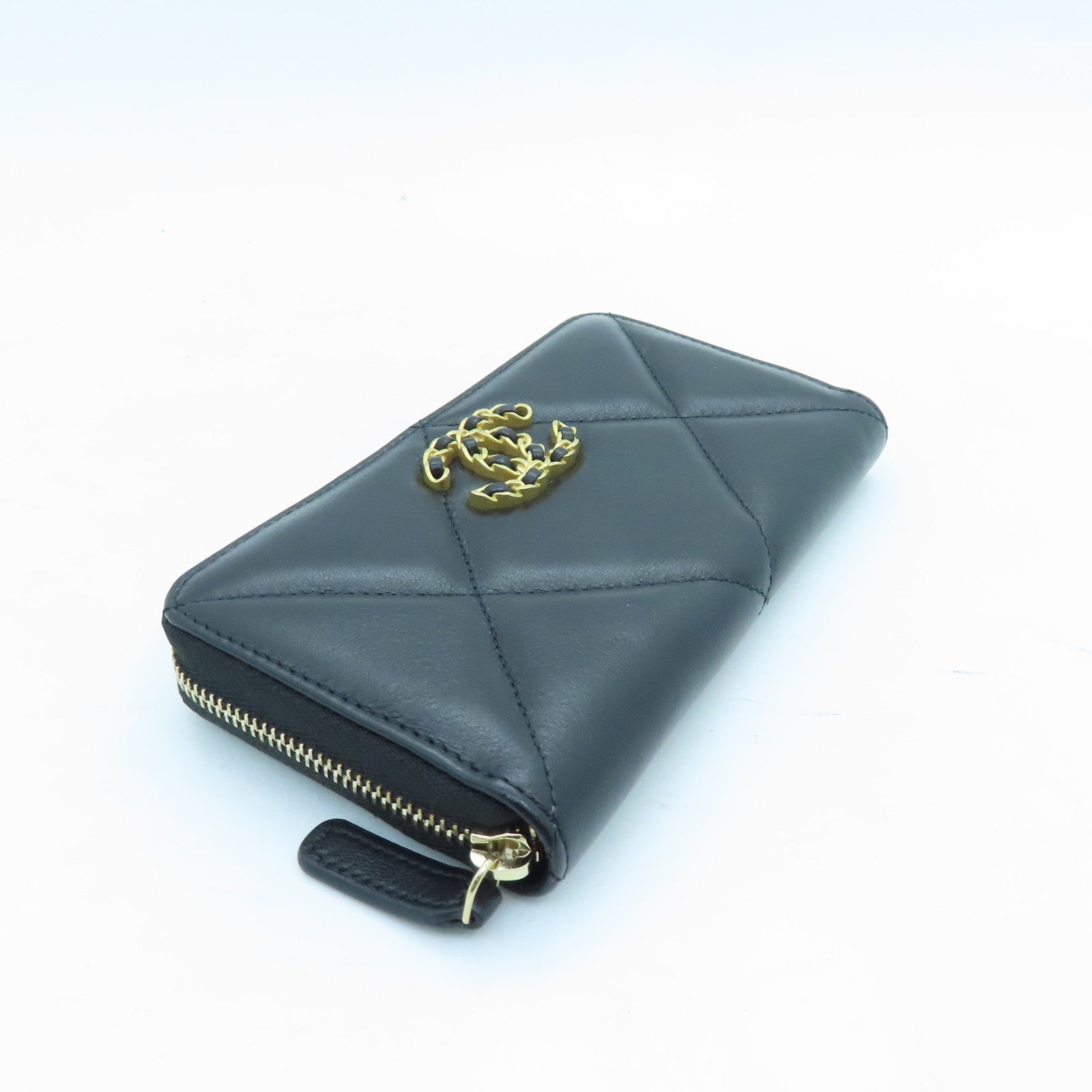 CHANEL rhombic cowhide leather Wallet gold buckle wallet black