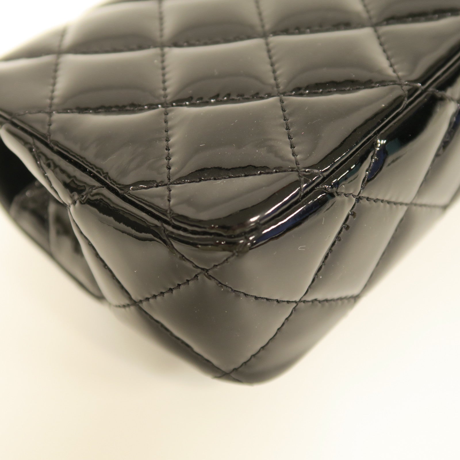 CHANEL 菱格漆皮皮革Chain Shoulder銀扣鏈帶肩背袋黑色