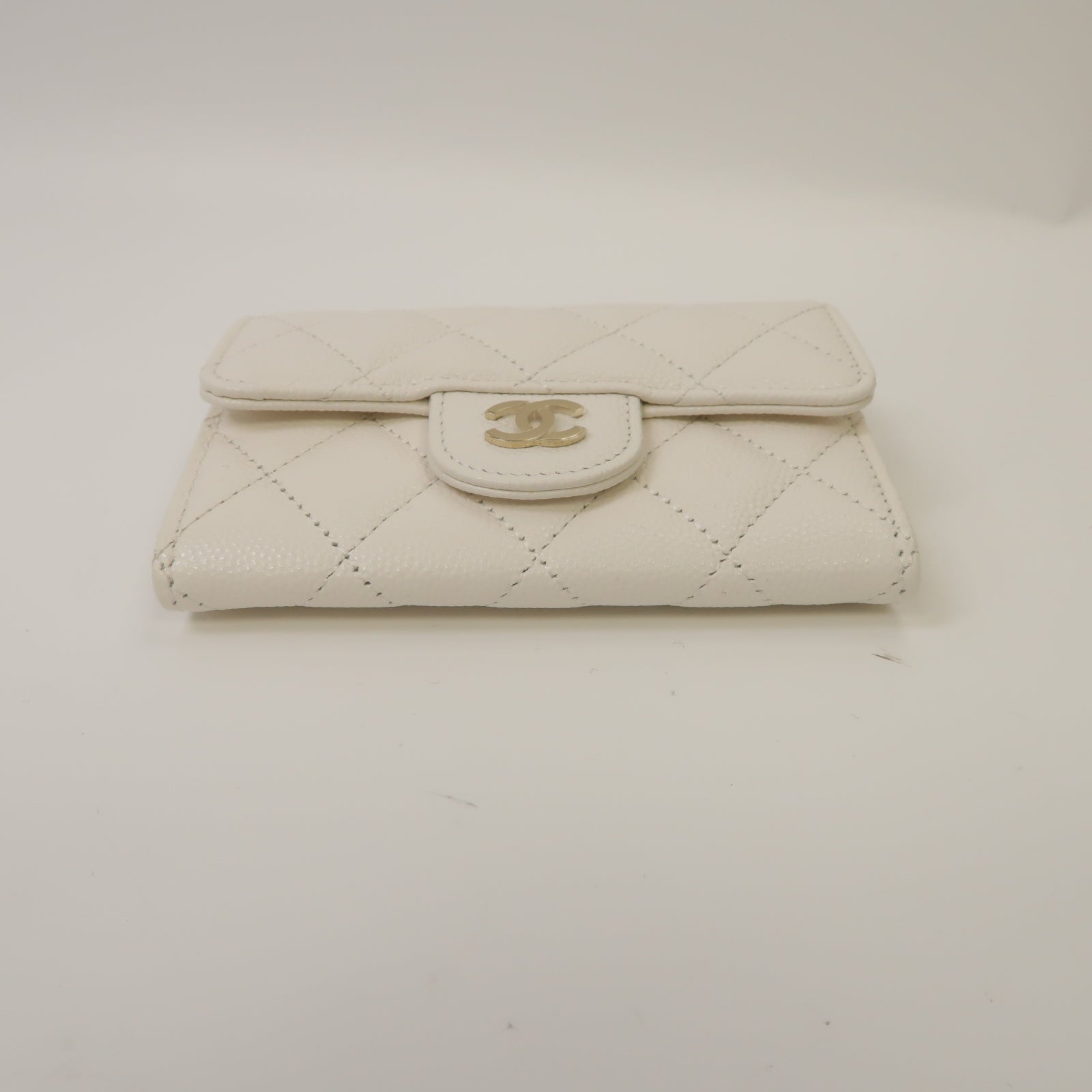 CHANEL 菱格Caviar皮革Card Case金扣卡片套白色