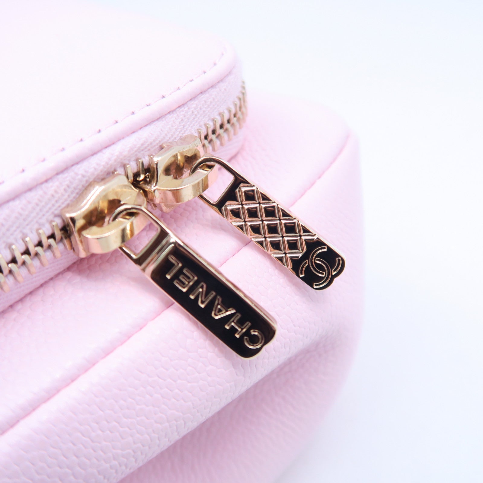 CHANEL 菱格牛皮皮革Chain Shoulder金扣鏈帶肩背袋粉紅色