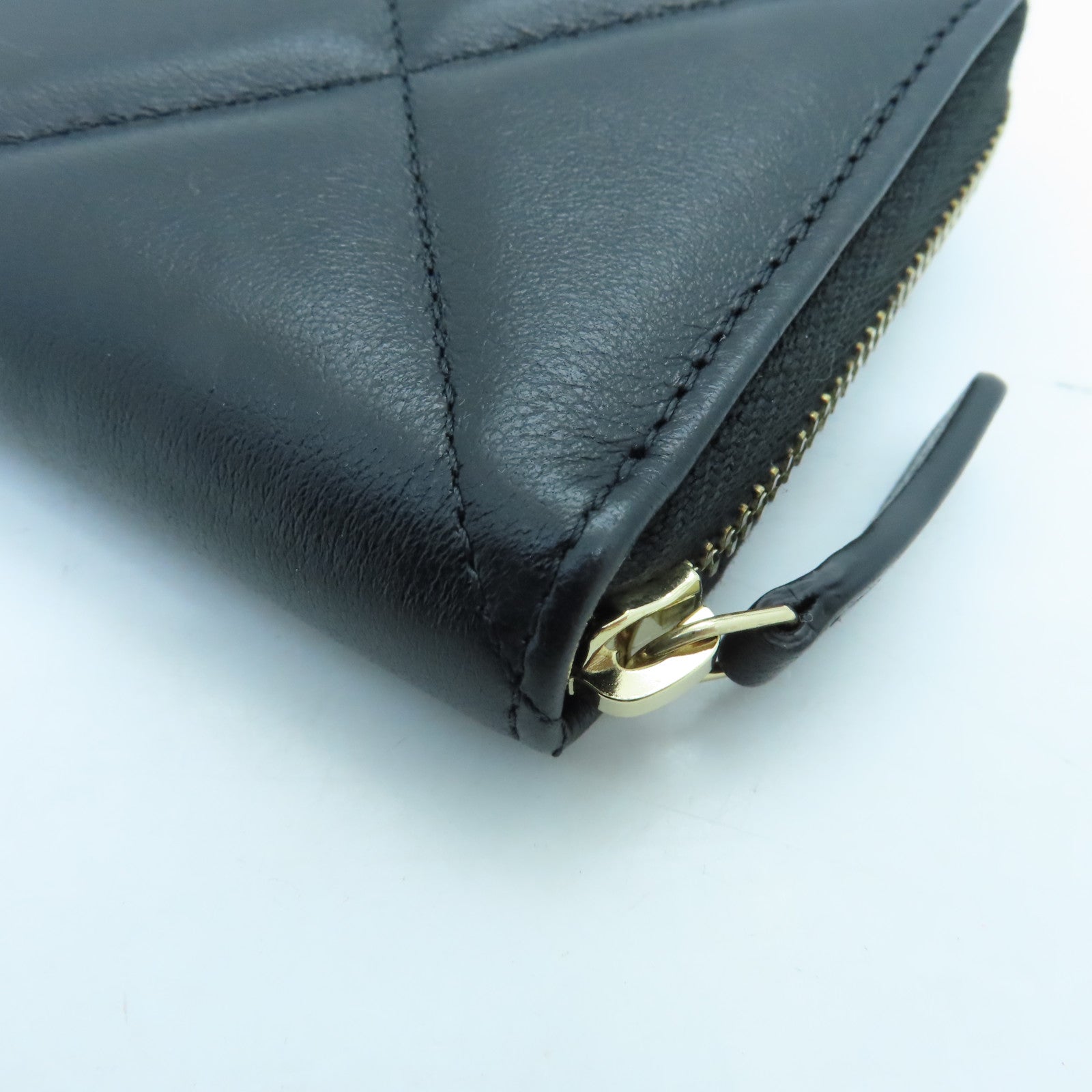 CHANEL rhombic cowhide leather Wallet gold buckle wallet black