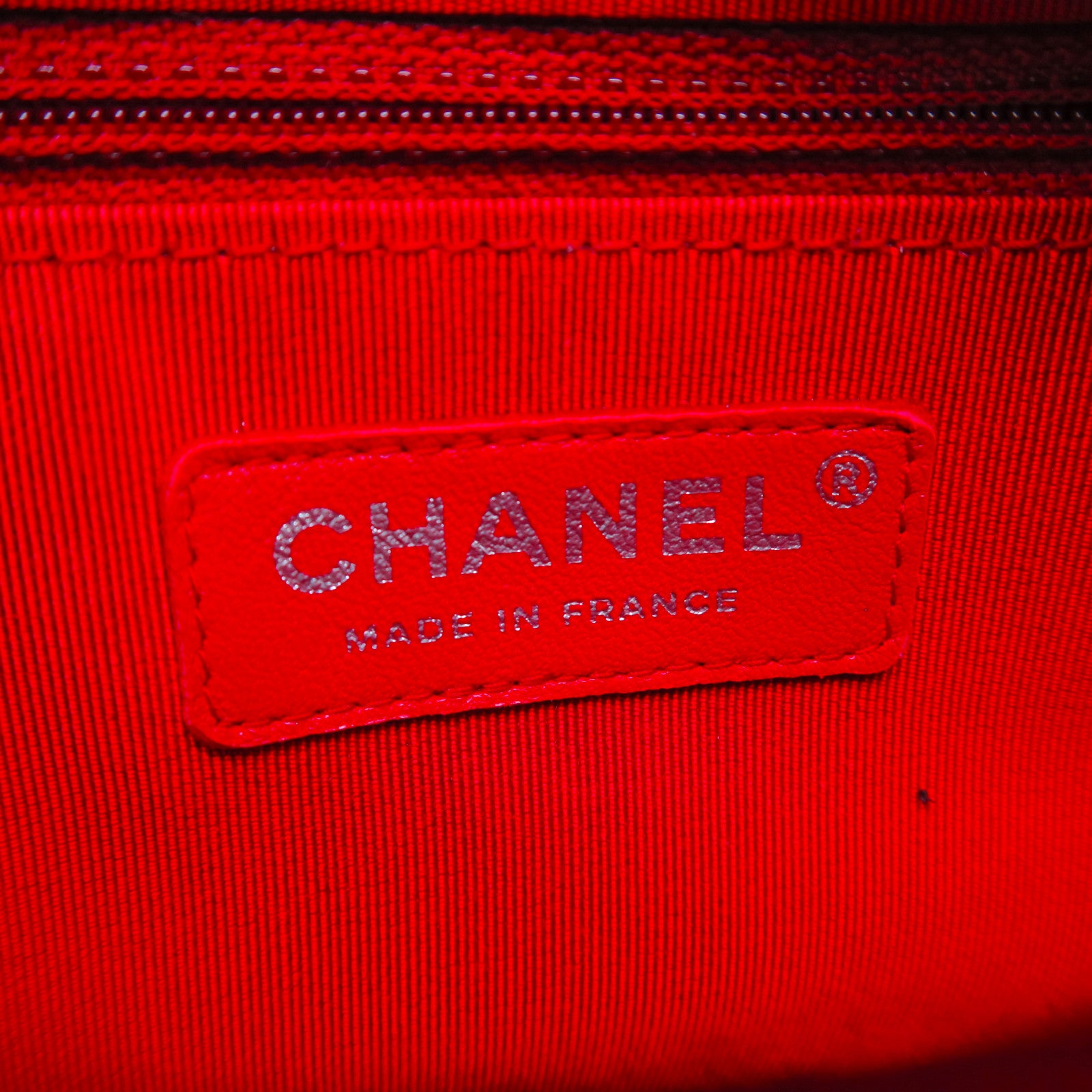 CHANEL 菱格牛皮皮革Gabreille Medium金银扣肩背袋黑色