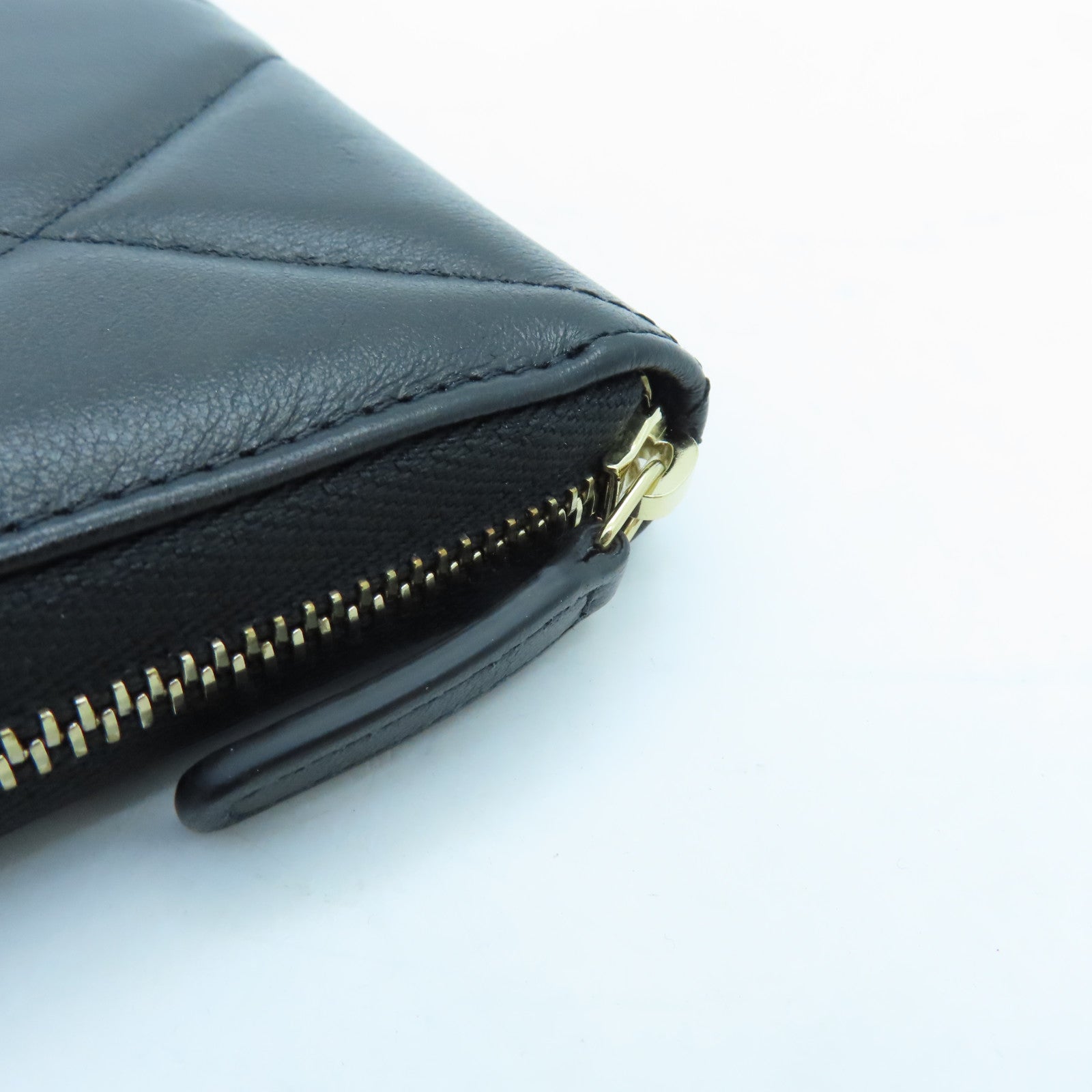 CHANEL rhombic cowhide leather Wallet gold buckle wallet black