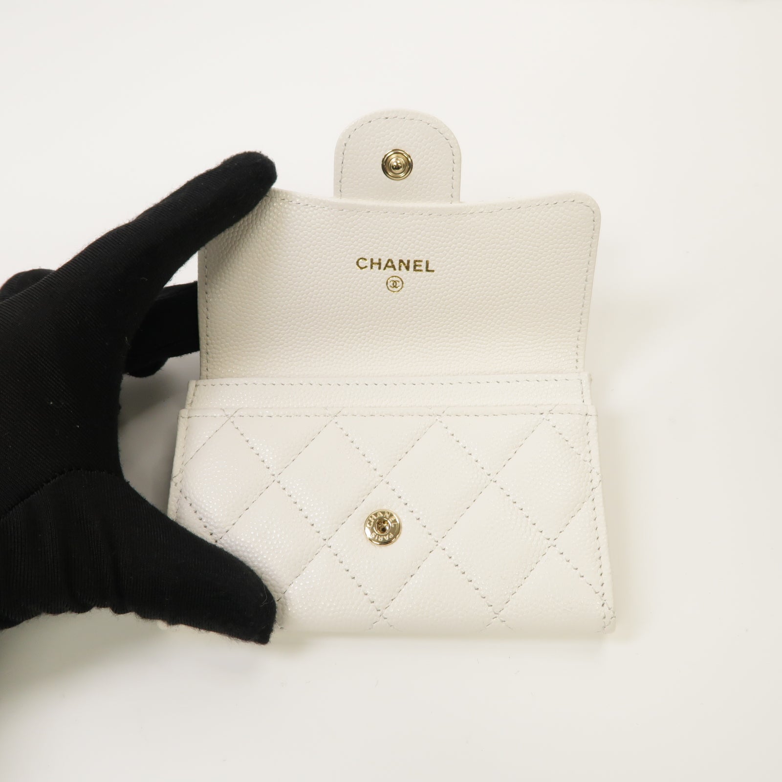 CHANEL 菱格Caviar皮革Card Case金扣卡片套白色