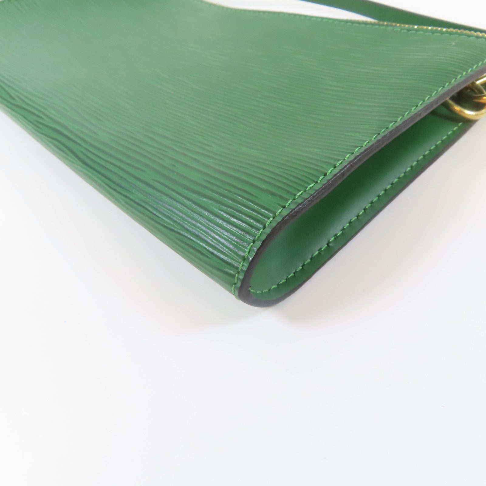 LOUIS VUITTON Epi Pochette Accessories金扣手挽袋綠色