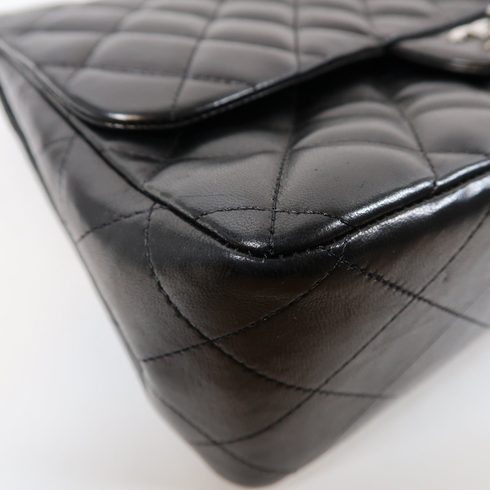 CHANEL 菱格羊皮皮革Classic Flap Jumbo銀扣鏈帶肩背袋黑色