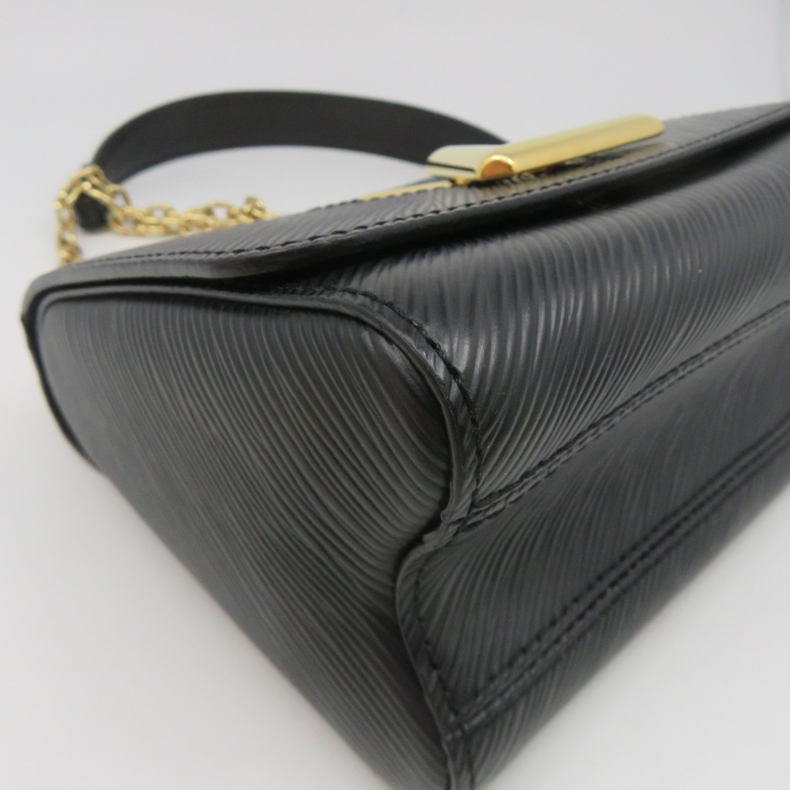 LOUIS VUITTON Epi Twist PM Gold Buckle Shoulder Bag Black