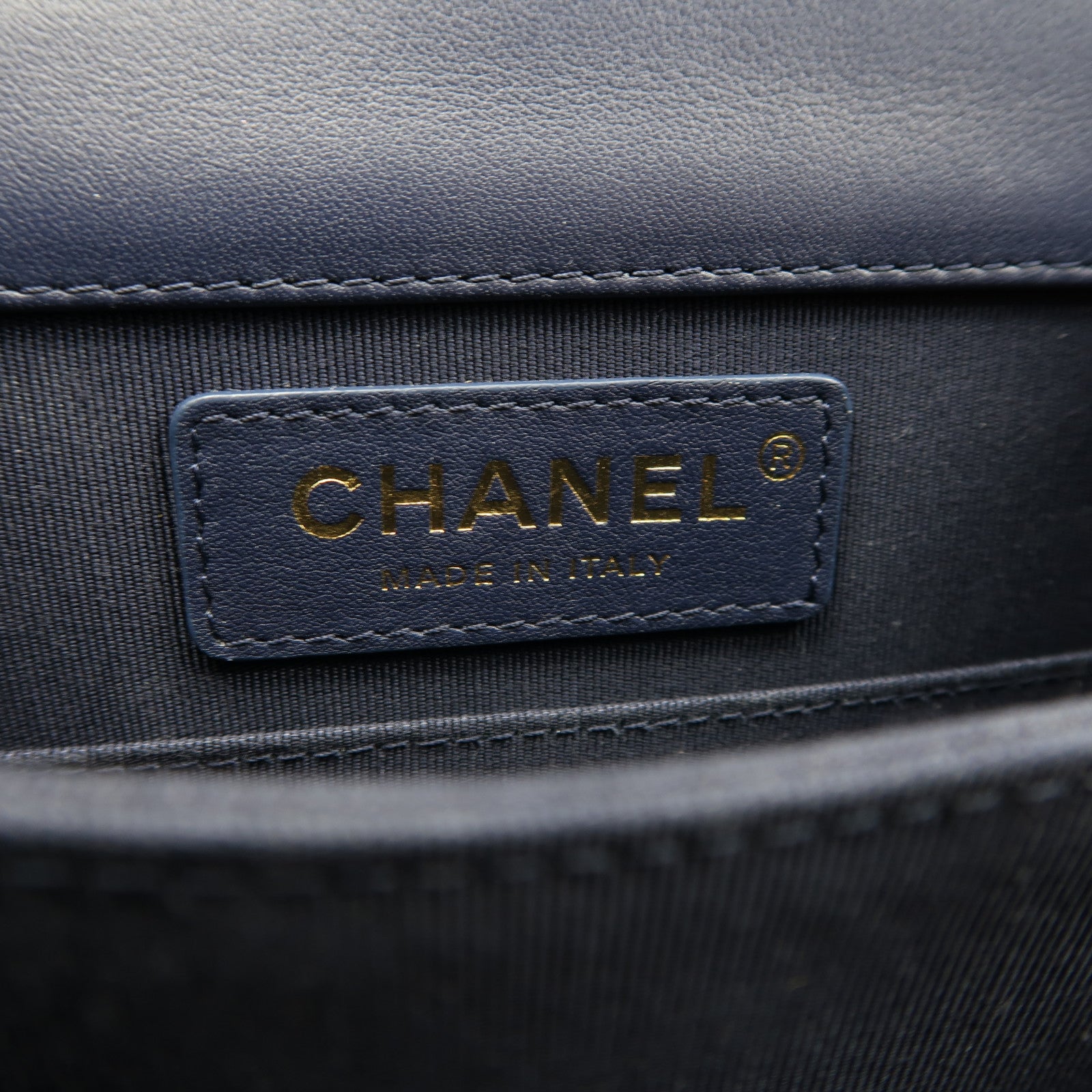 CHANEL 菱格牛皮皮革Boy North South Chain Shoulder Bag金扣鏈帶肩背袋藍色