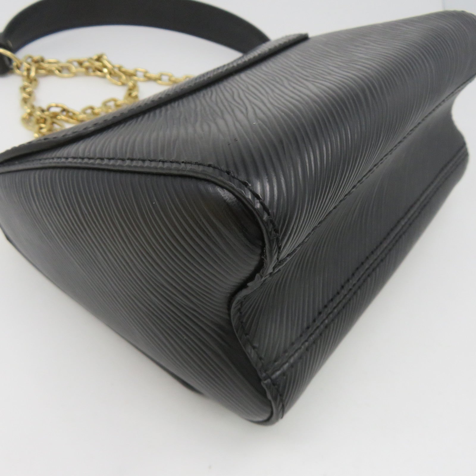 LOUIS VUITTON Epi Twist PM Gold Buckle Shoulder Bag Black