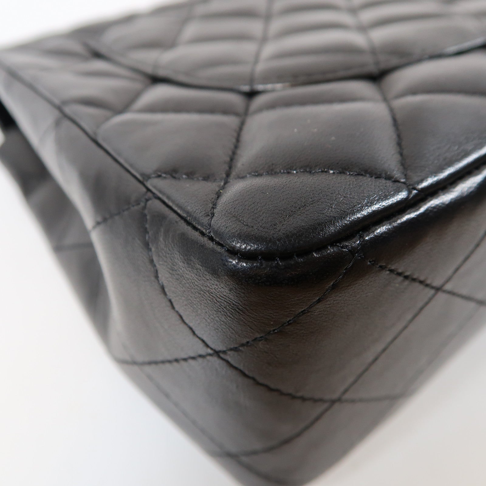 CHANEL 菱格羊皮皮革Classic Flap Jumbo銀扣鏈帶肩背袋黑色