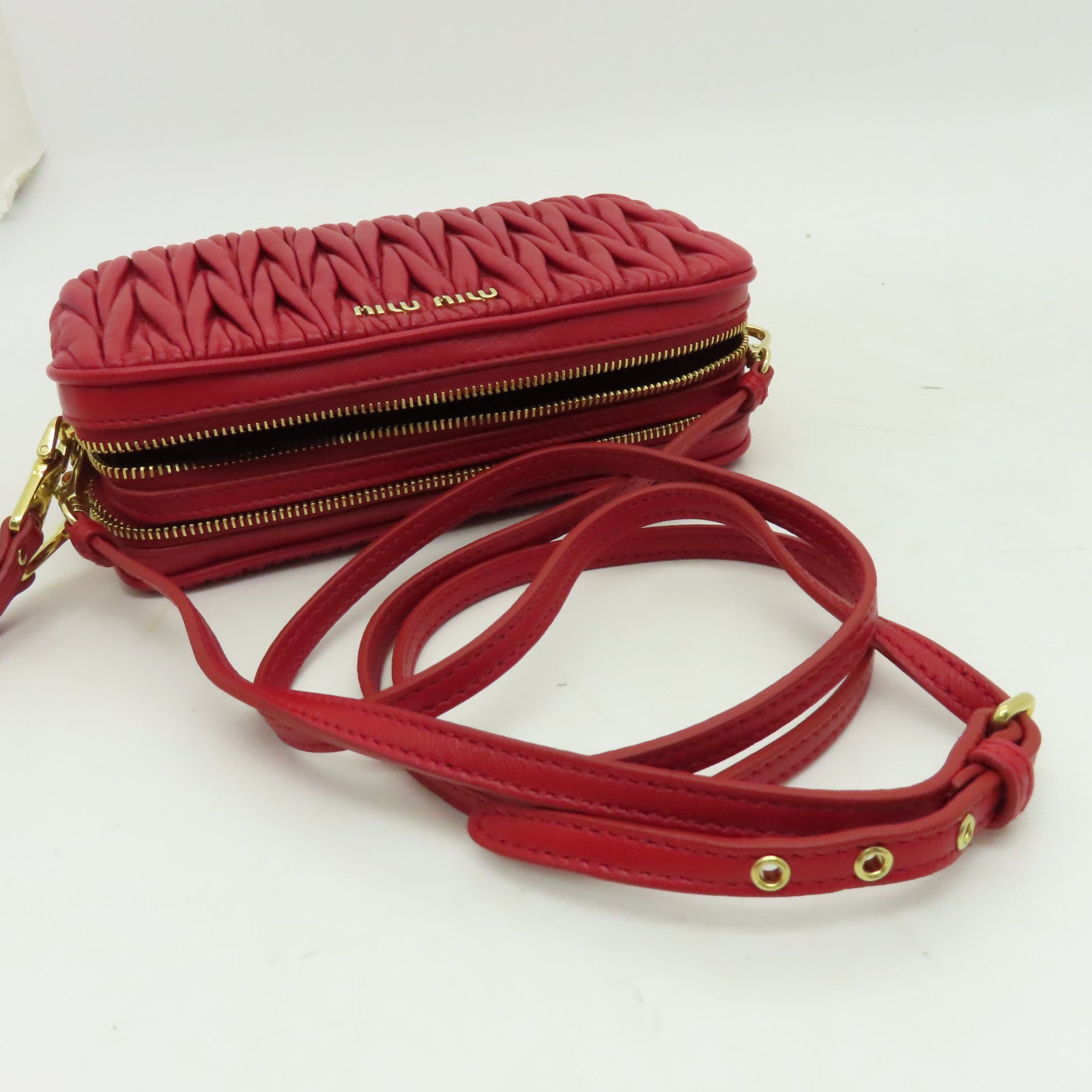 Miu Miu 羊皮皮革Shoulder Bag金扣肩背袋紅色