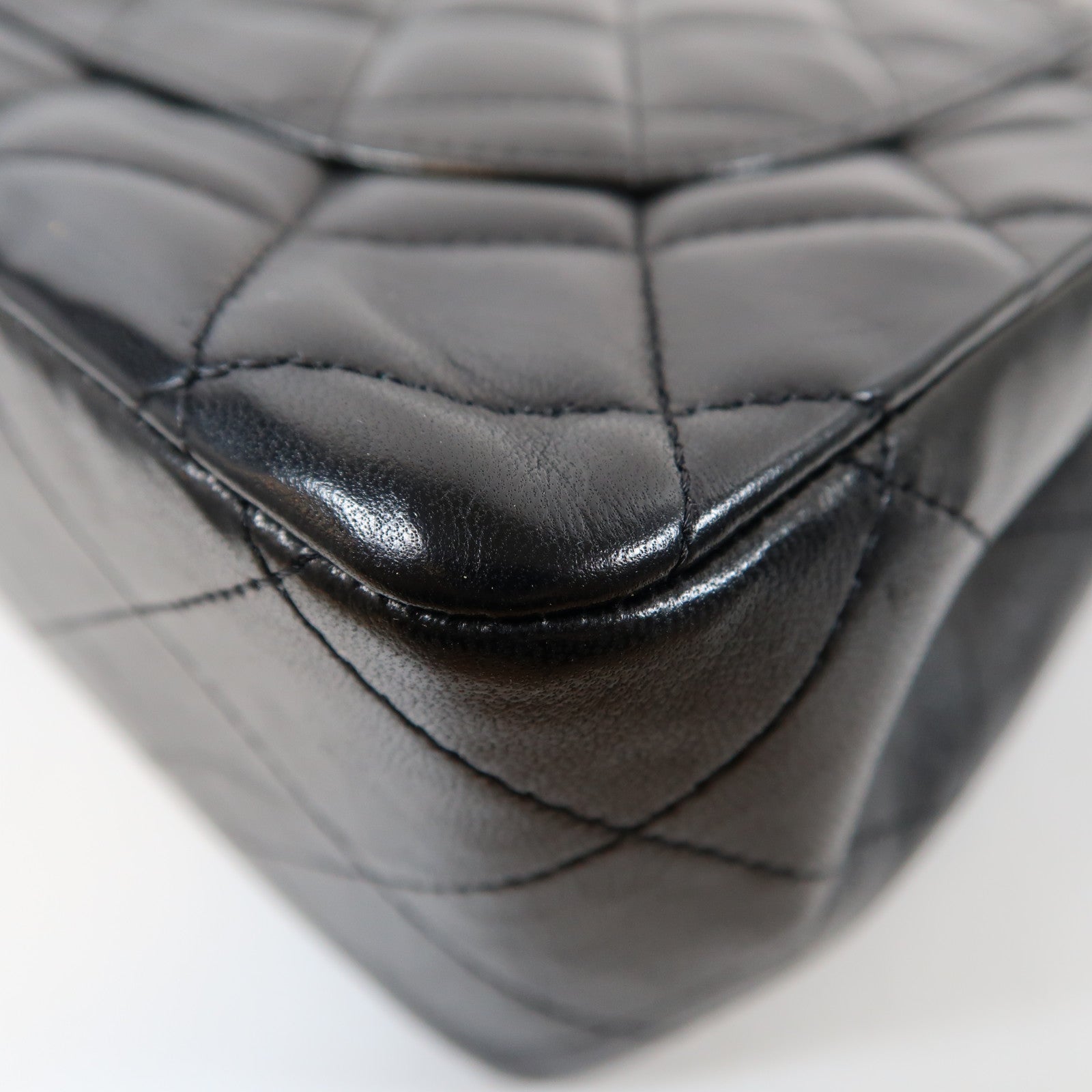 CHANEL 菱格羊皮皮革Classic Flap Jumbo銀扣鏈帶肩背袋黑色