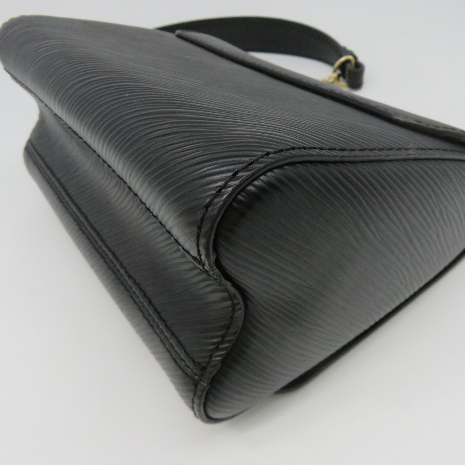 LOUIS VUITTON Epi Twist PM Gold Buckle Shoulder Bag Black