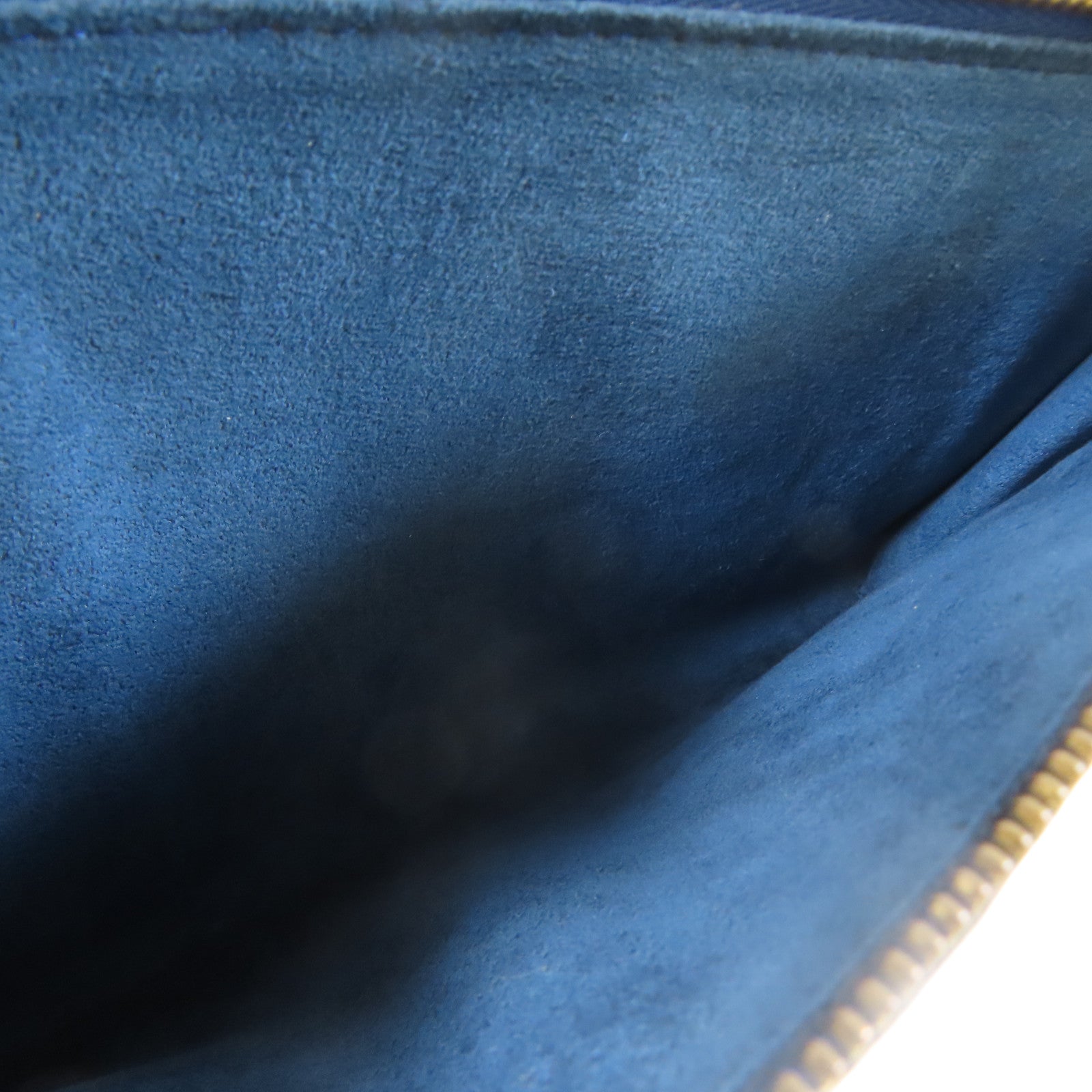LOUIS VUITTON Epi Pochette Accessories金扣手挽袋藍色