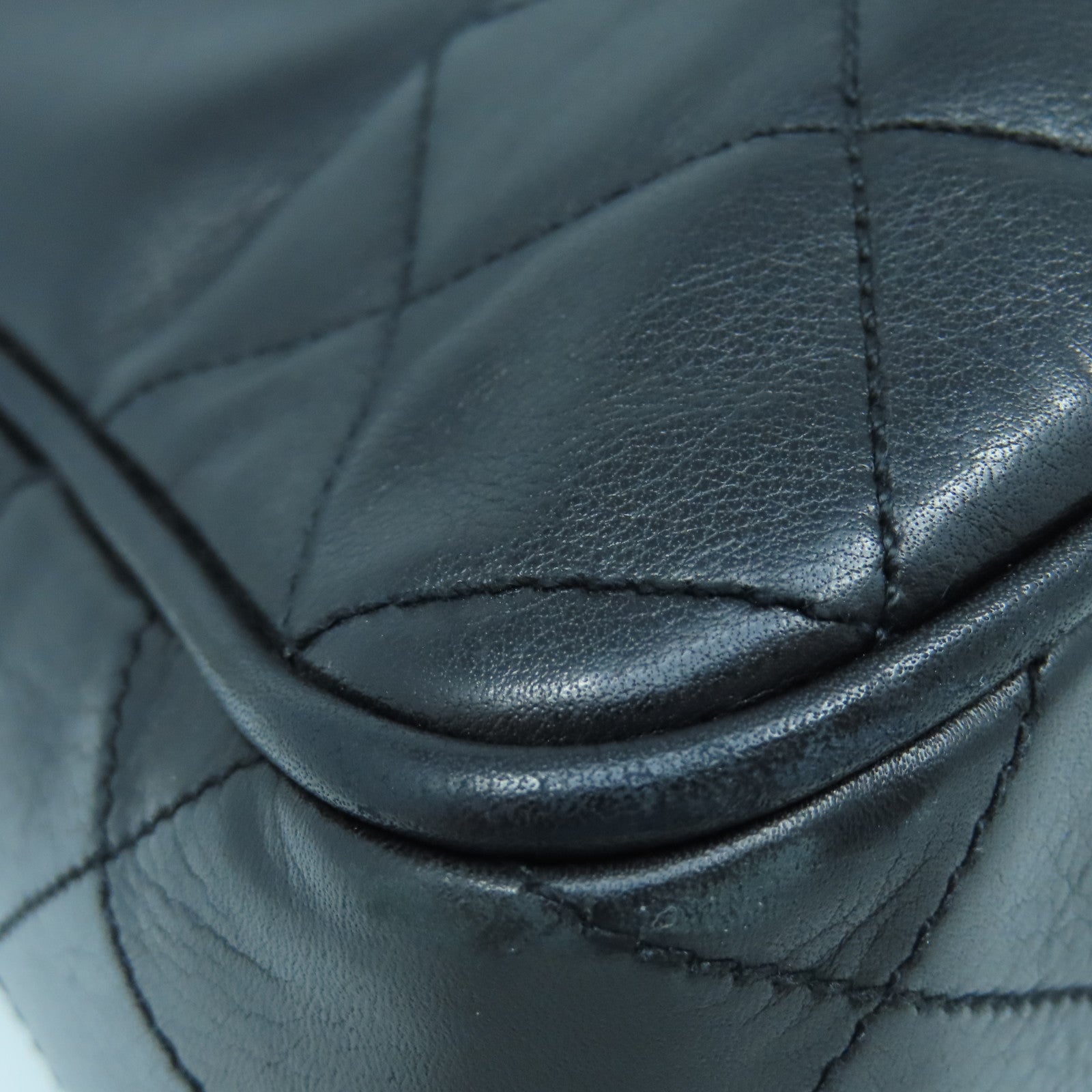 CHANEL 菱格羊皮皮革Chain Shoulder金扣鏈帶肩背袋黑色