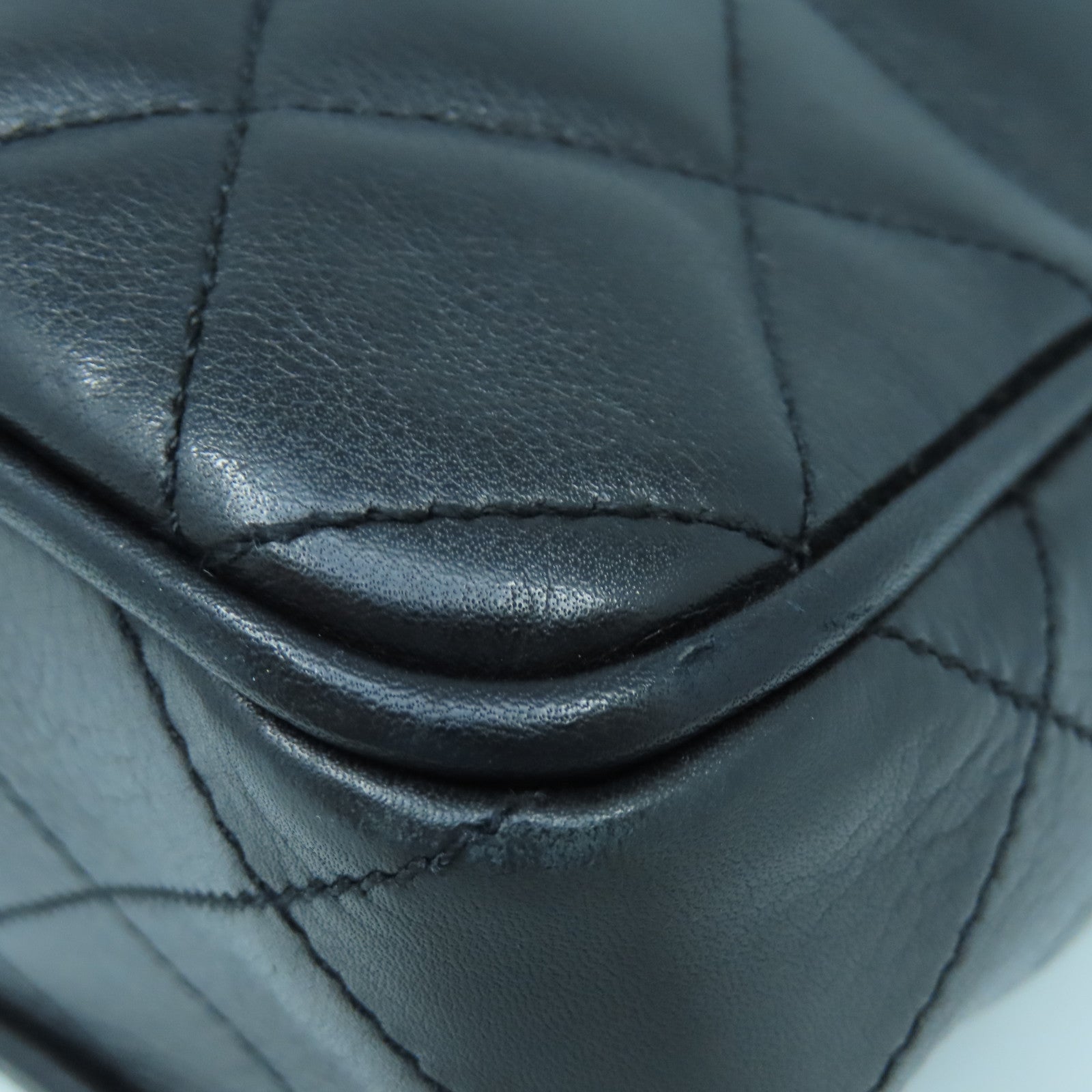 CHANEL 菱格羊皮皮革Chain Shoulder金扣鏈帶肩背袋黑色