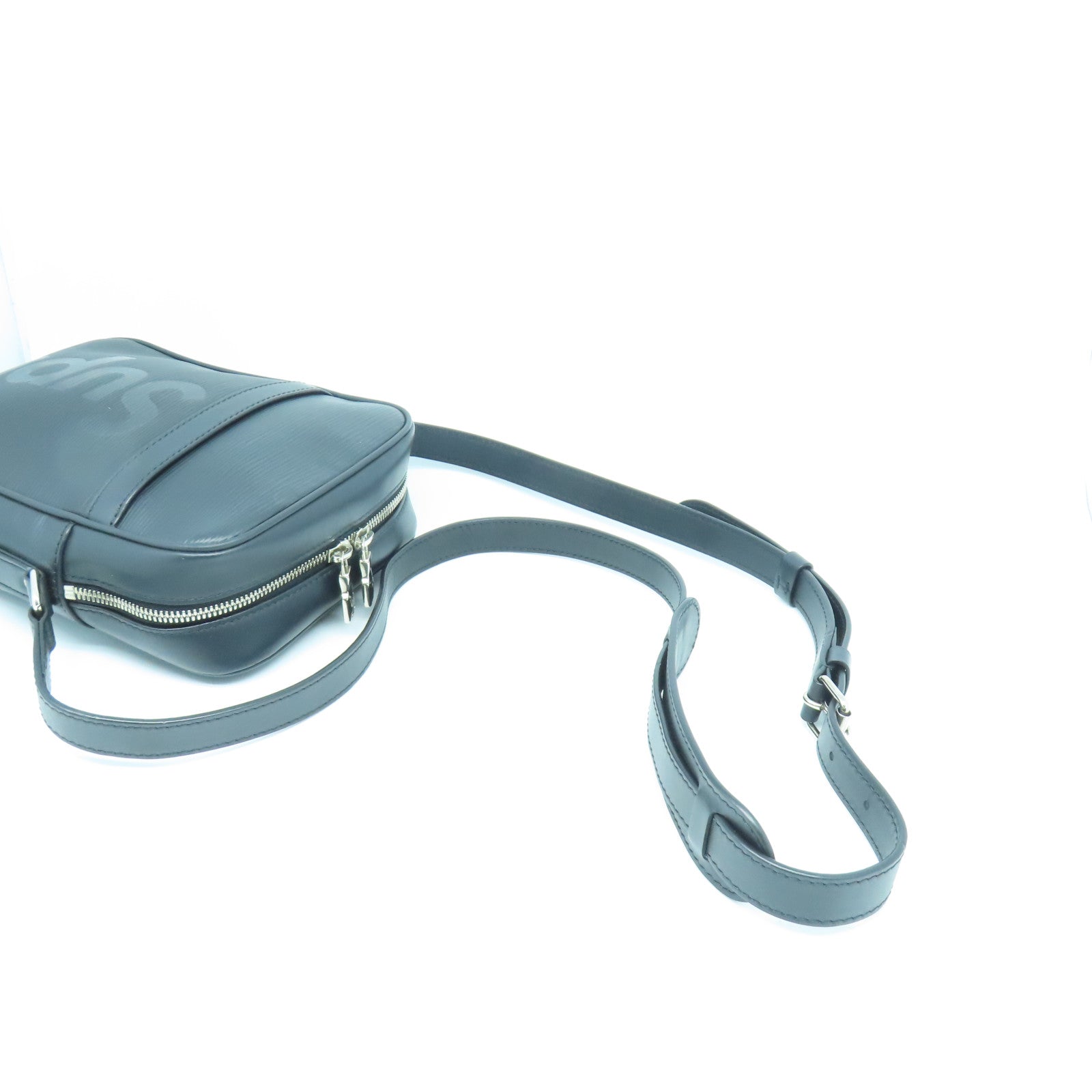 LOUIS VUITTON Epi Danube Supreme銀扣肩背袋黑色